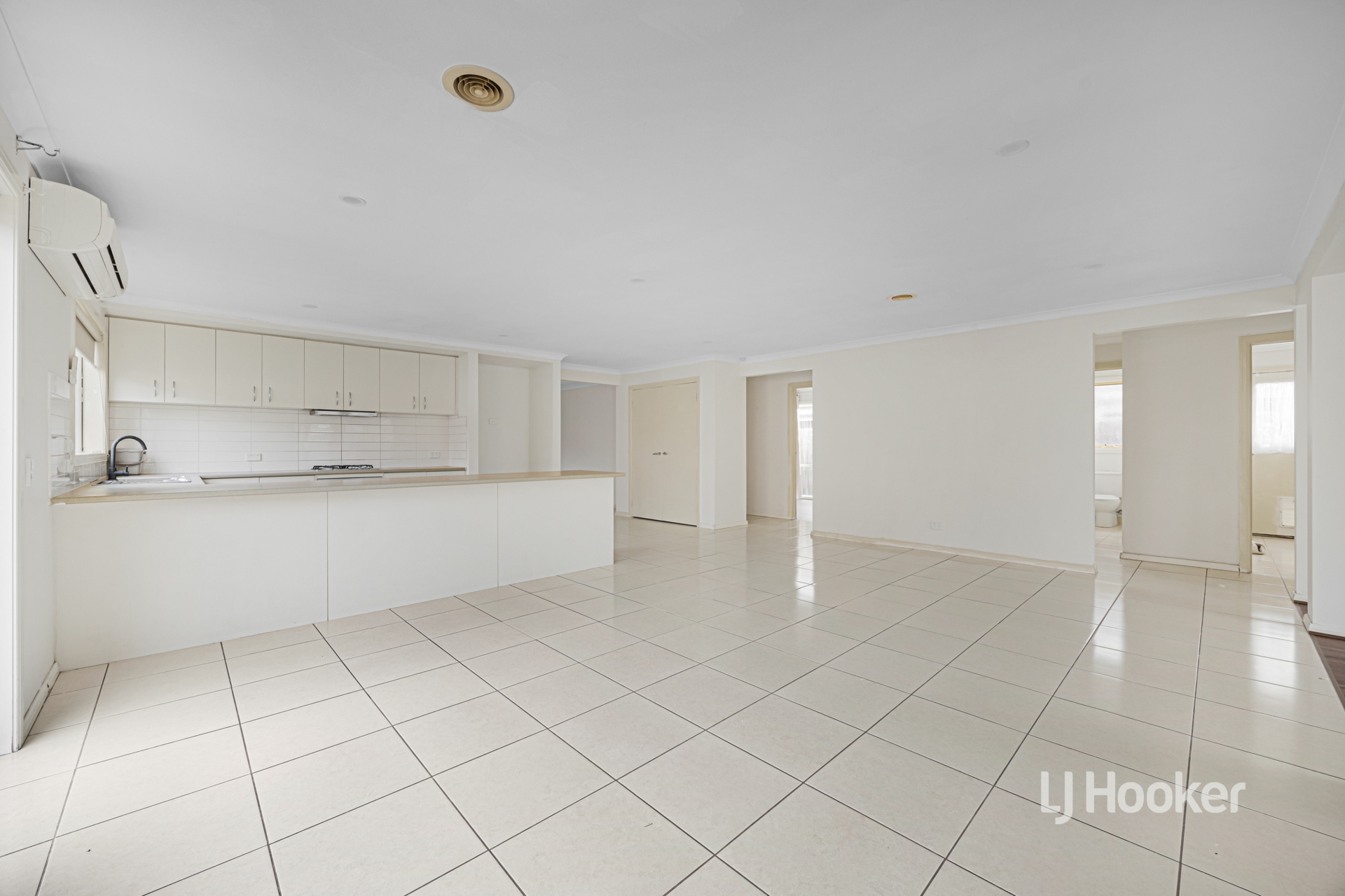 5 Orlando Drive — photo 4 of 17