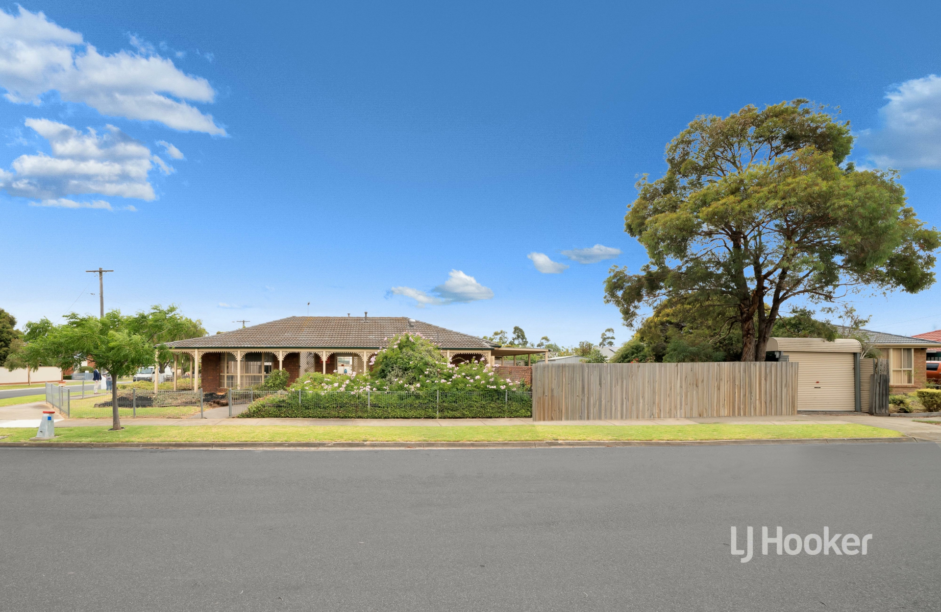 15 Cassowary Avenue — photo 10 of 10