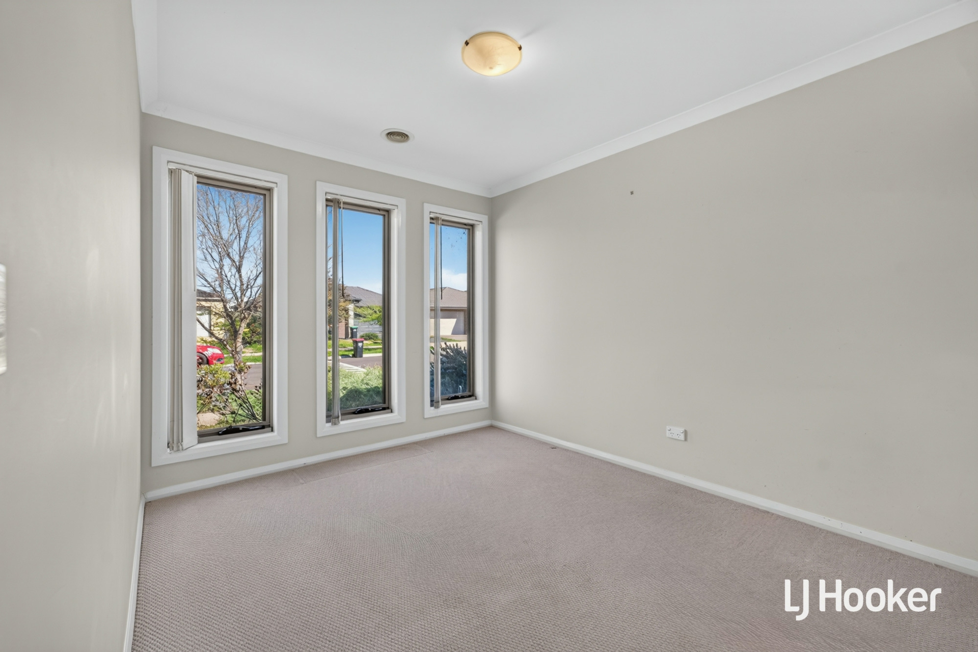 18 Fellows Street — photo 2 of 12