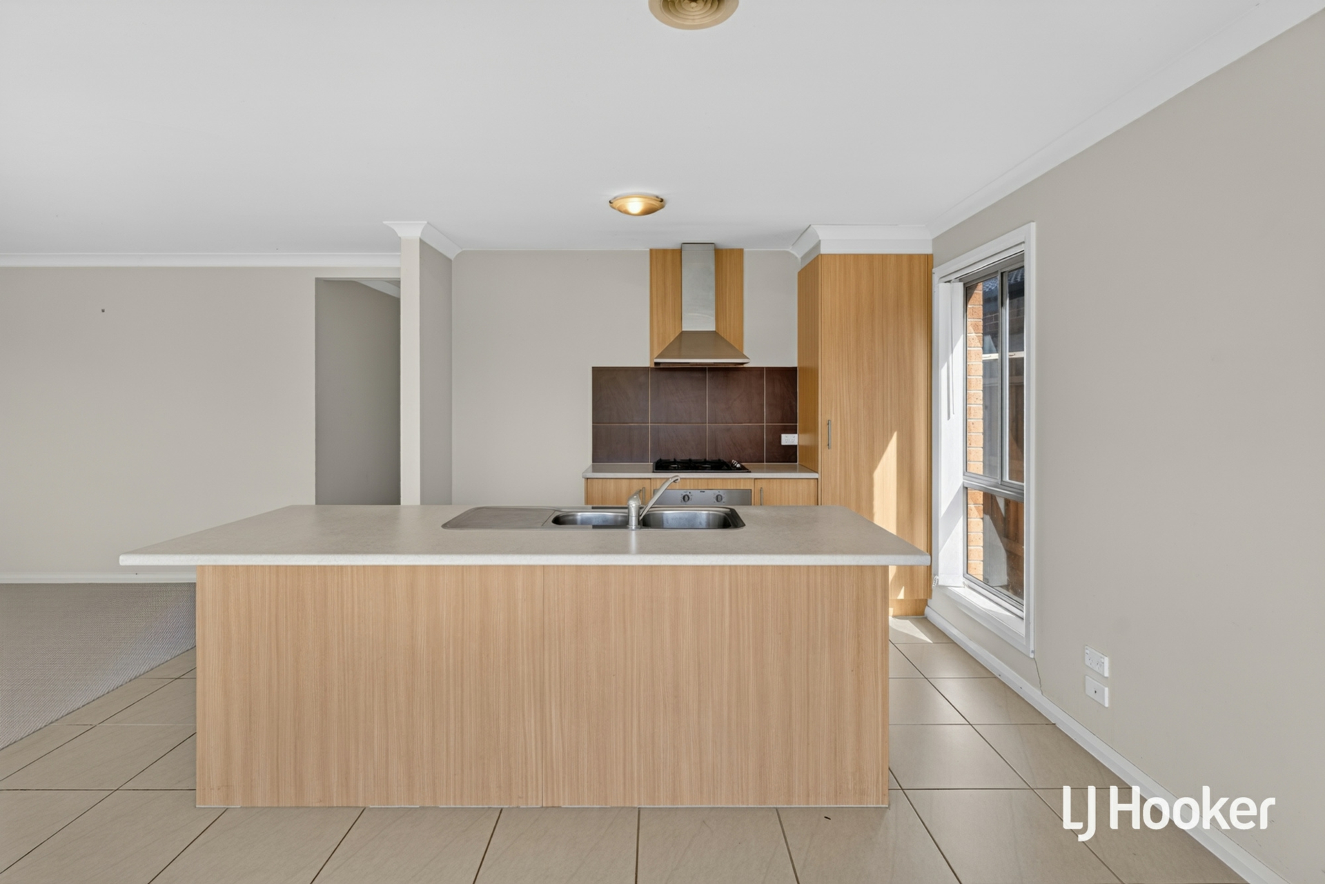 18 Fellows Street — photo 3 of 12
