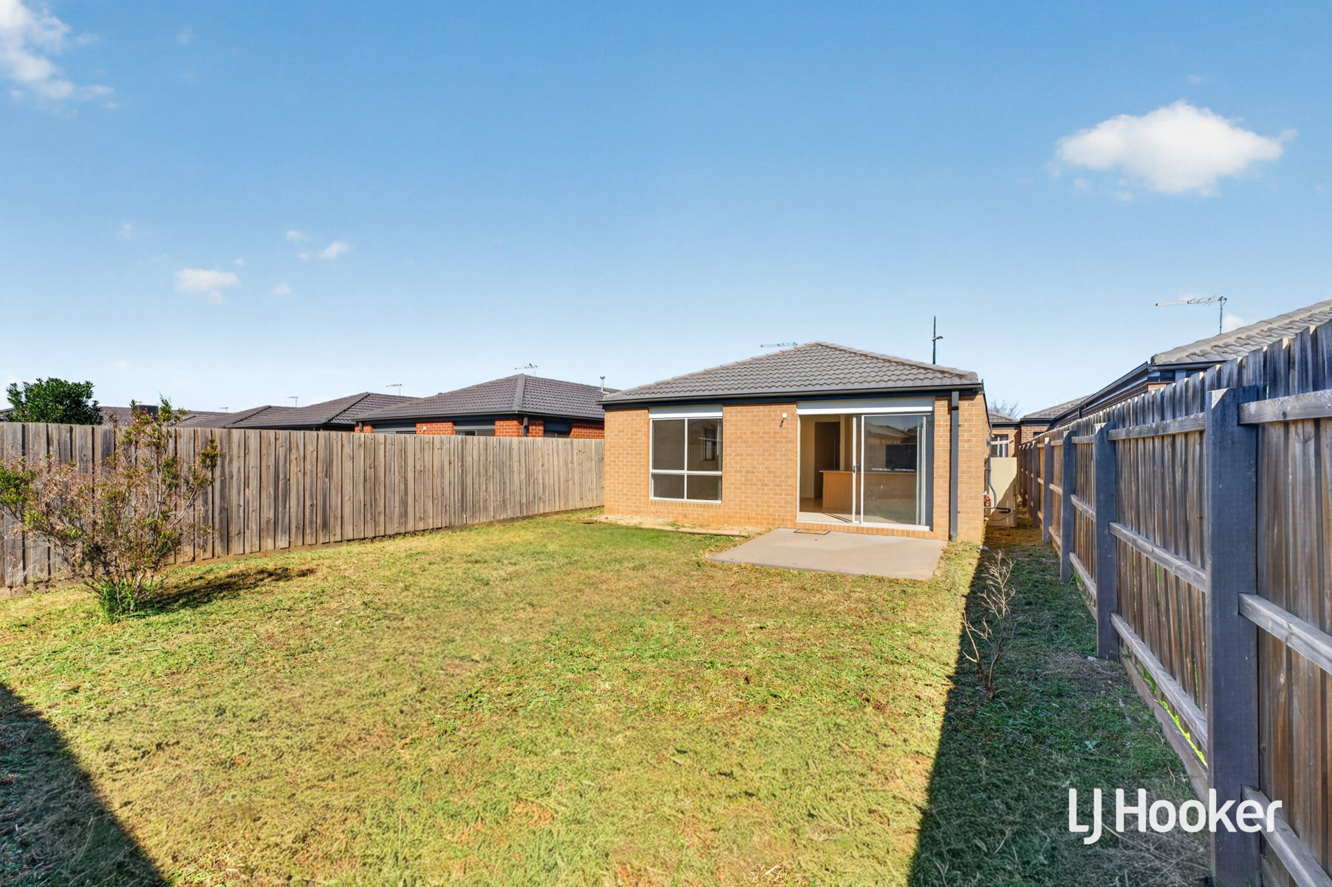 18 Fellows Street — photo 12 of 12