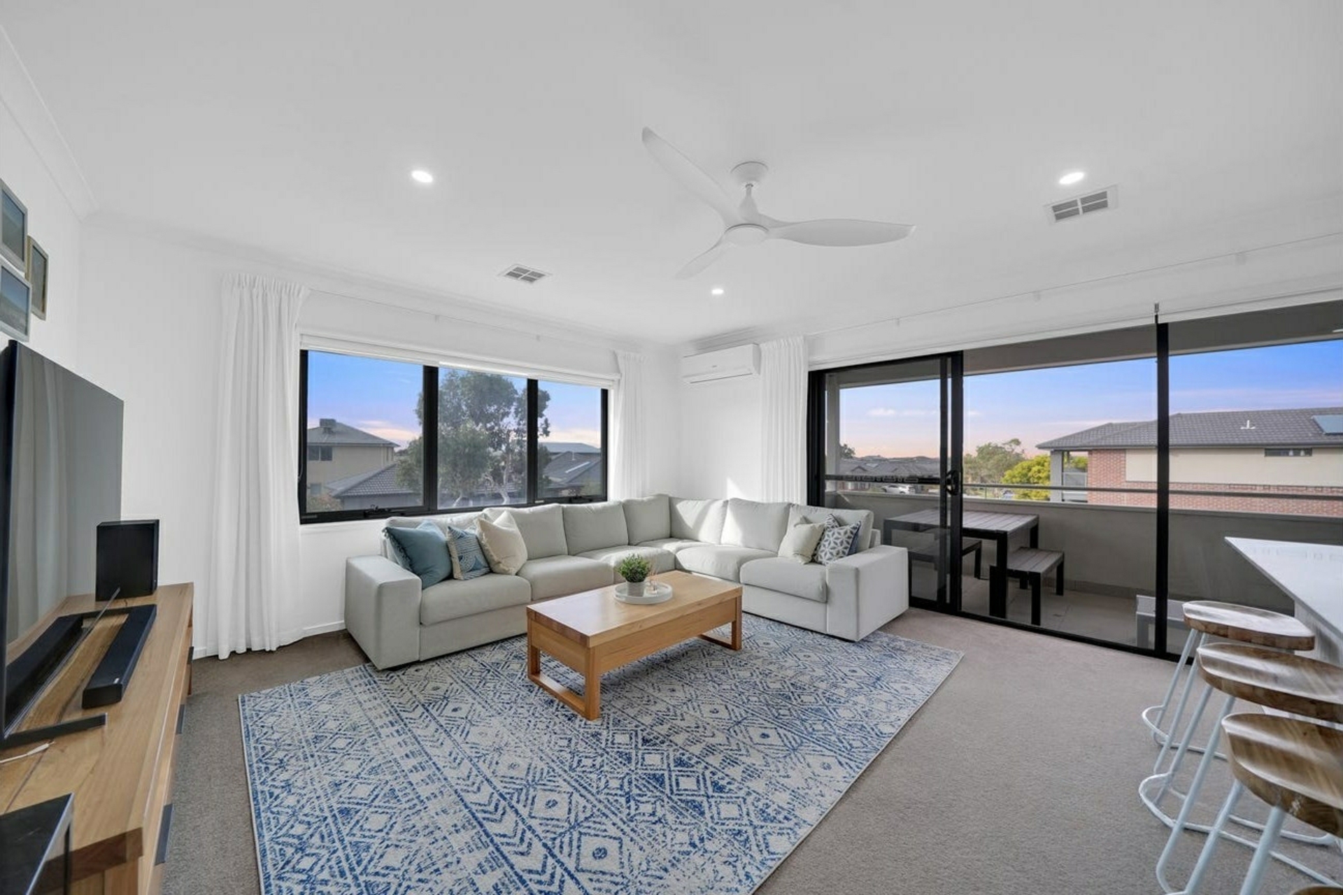 10 Allunga Way — photo 4 of 16