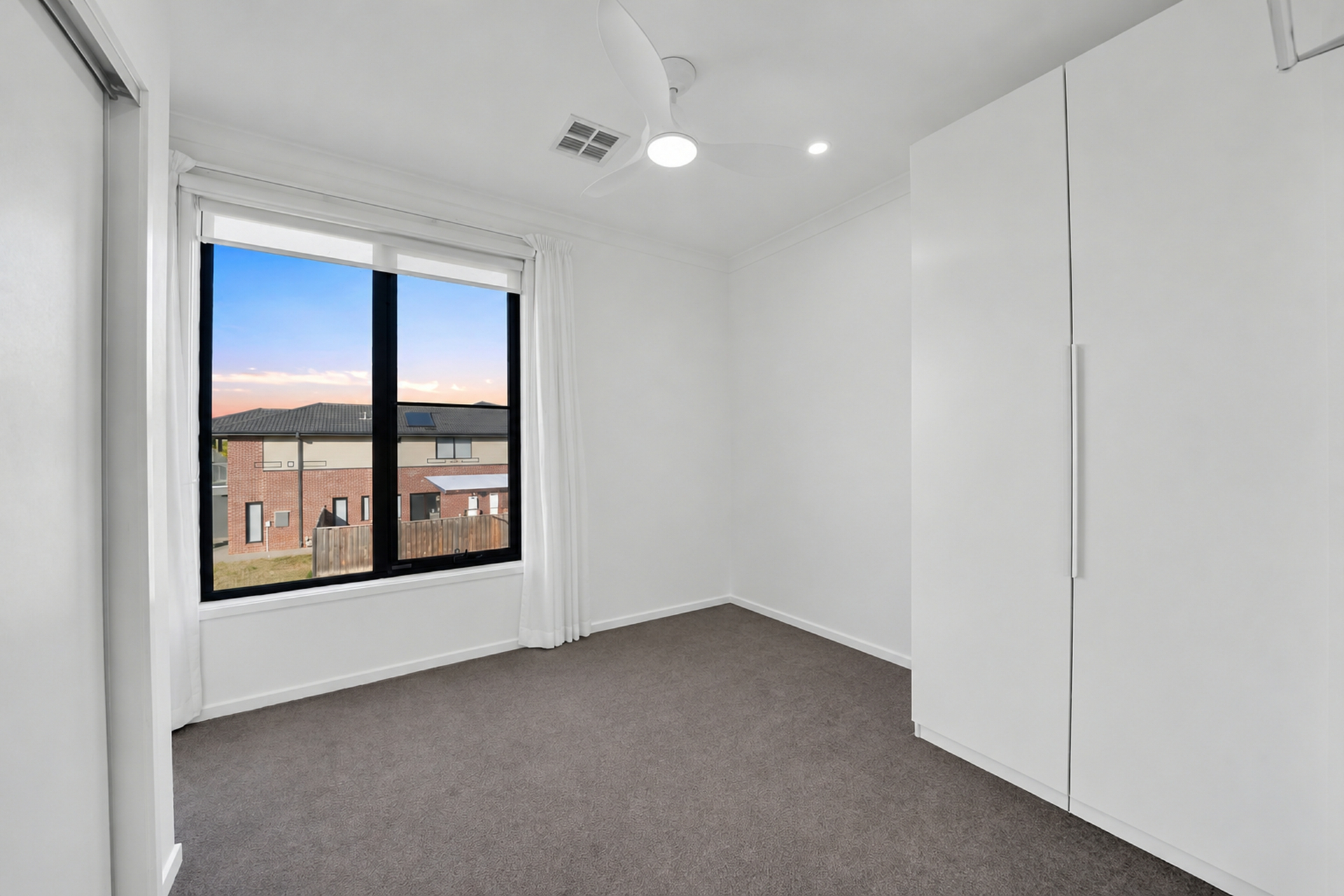 10 Allunga Way — photo 9 of 16