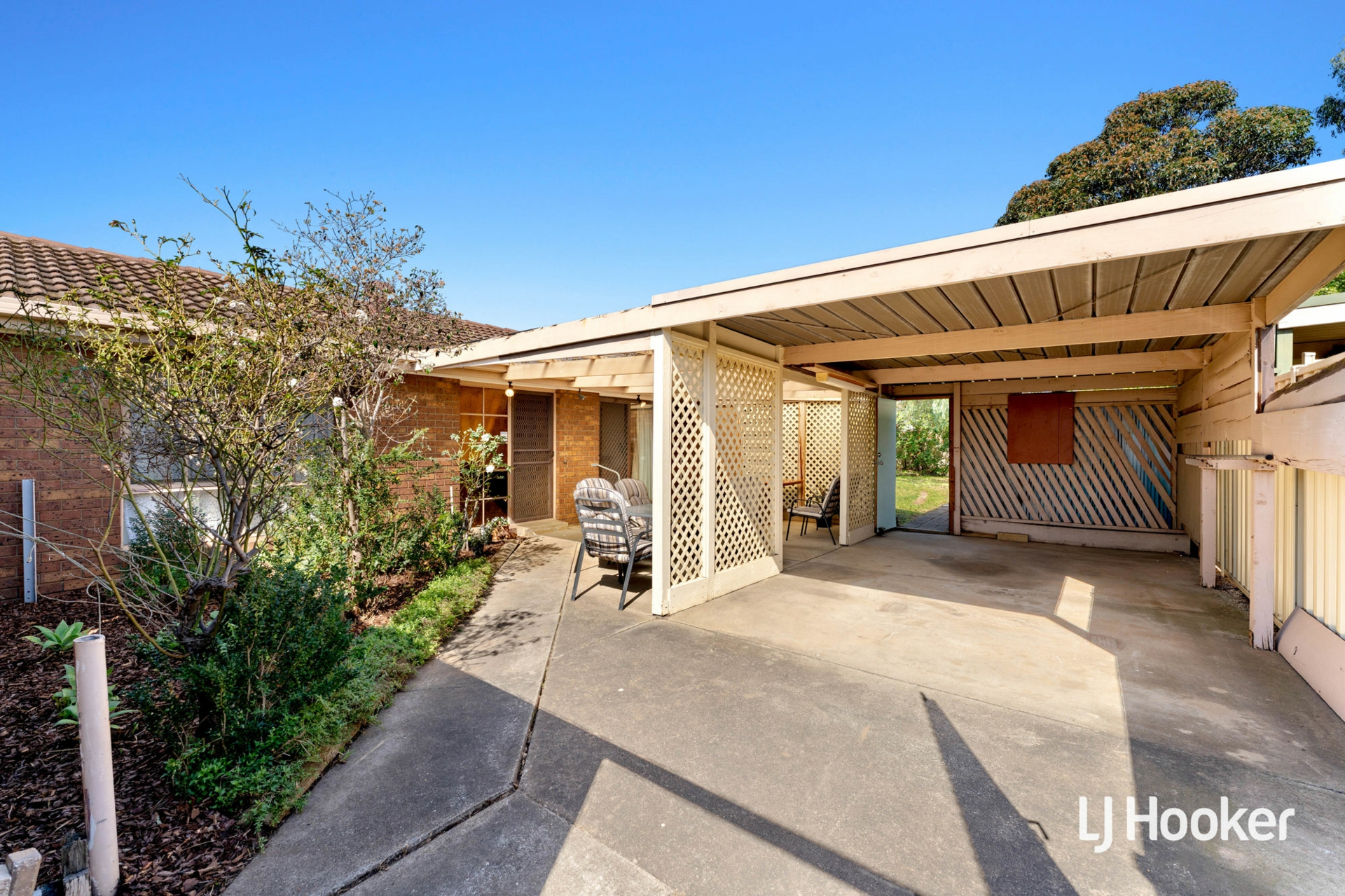 32 Bellbridge Drive — photo 3 of 15
