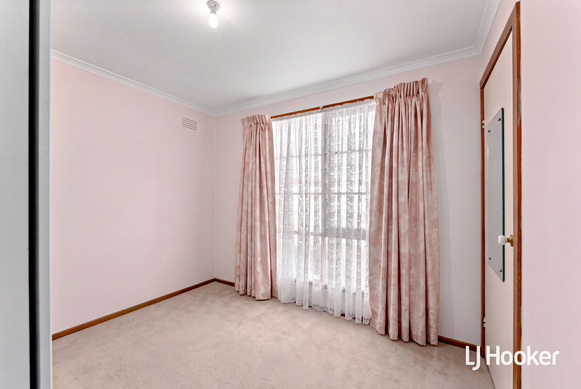32 Bellbridge Drive — photo 9 of 15