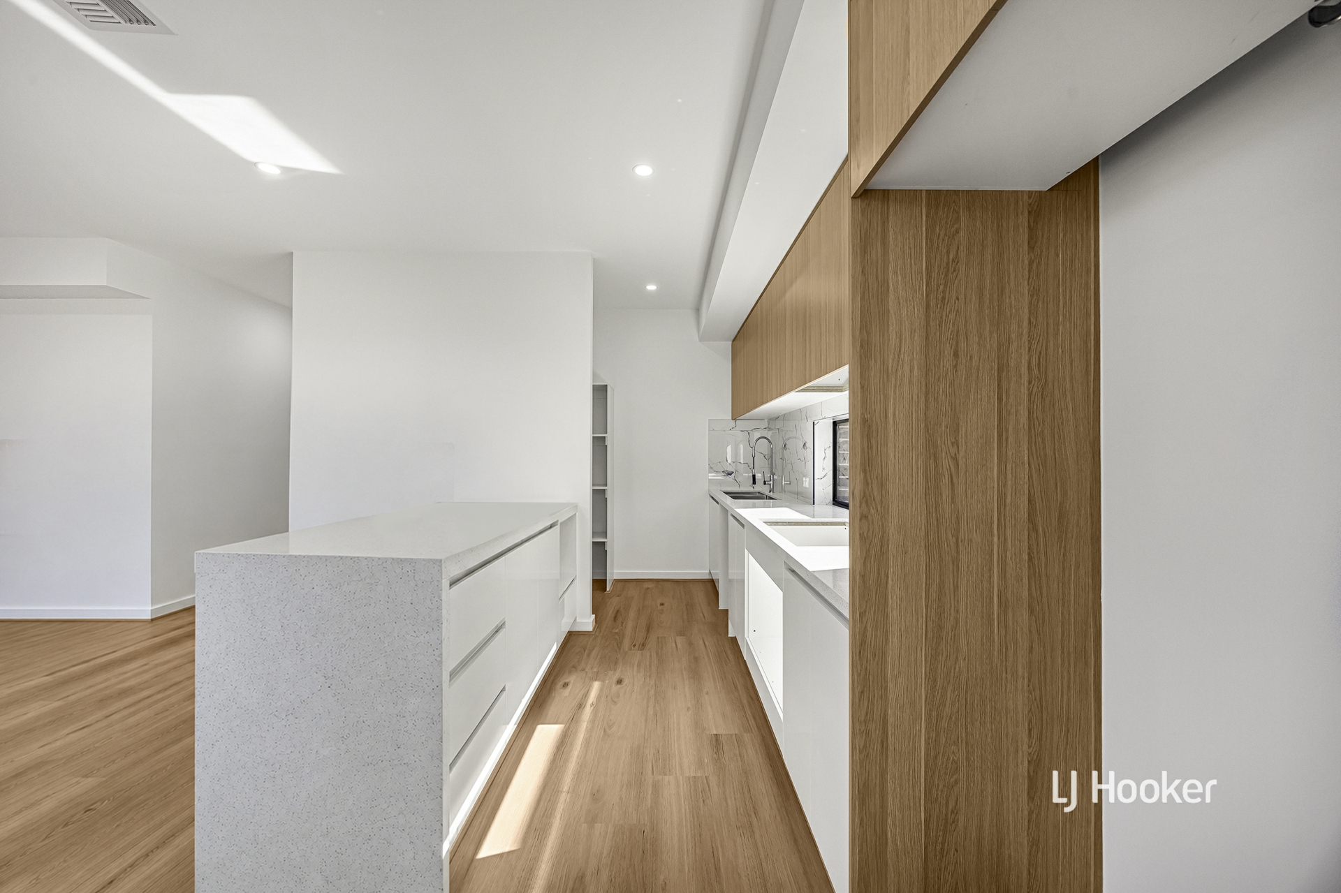 8 Tane Street — photo 4 of 14