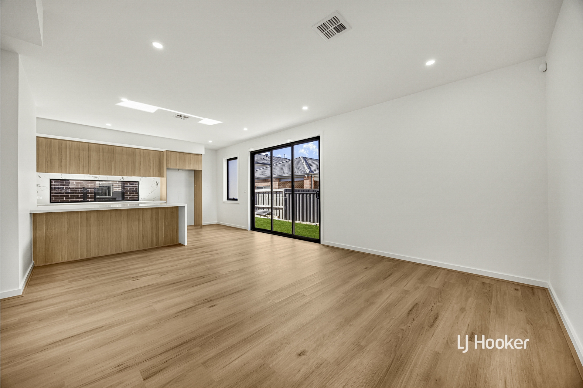 8 Tane Street — photo 5 of 14