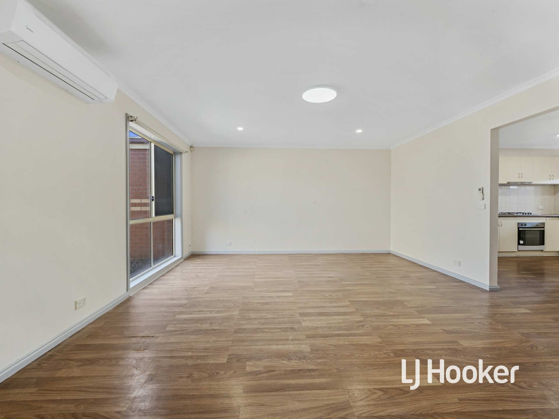 2/45 Songlark Crescent — photo 2 of 8