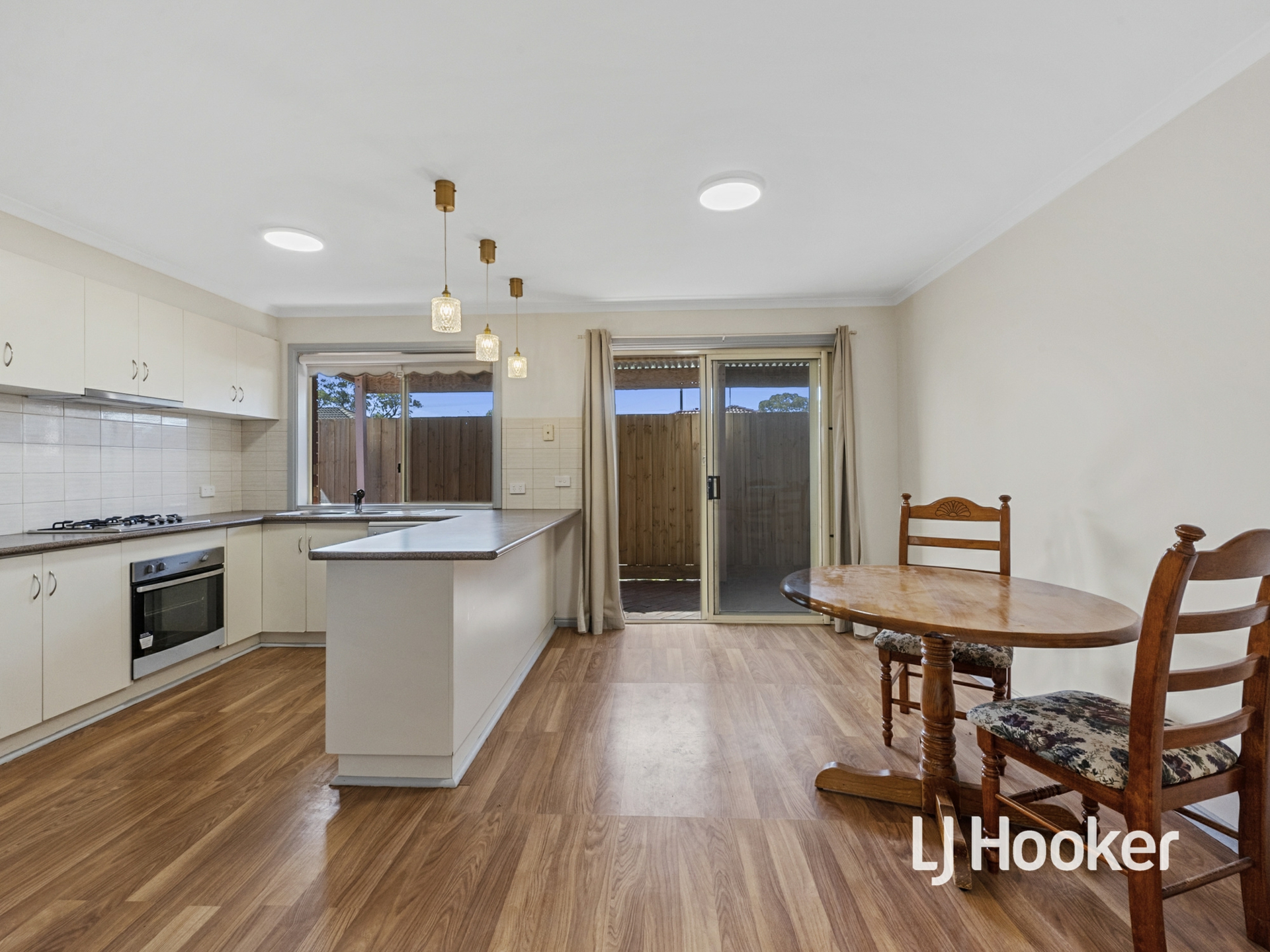2/45 Songlark Crescent — photo 4 of 8