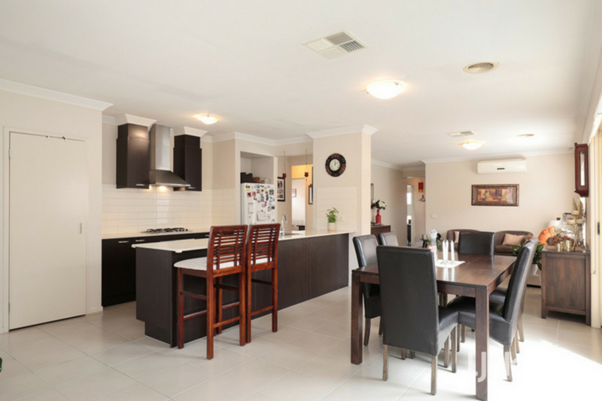 33 Florey Avenue — photo 3 of 5