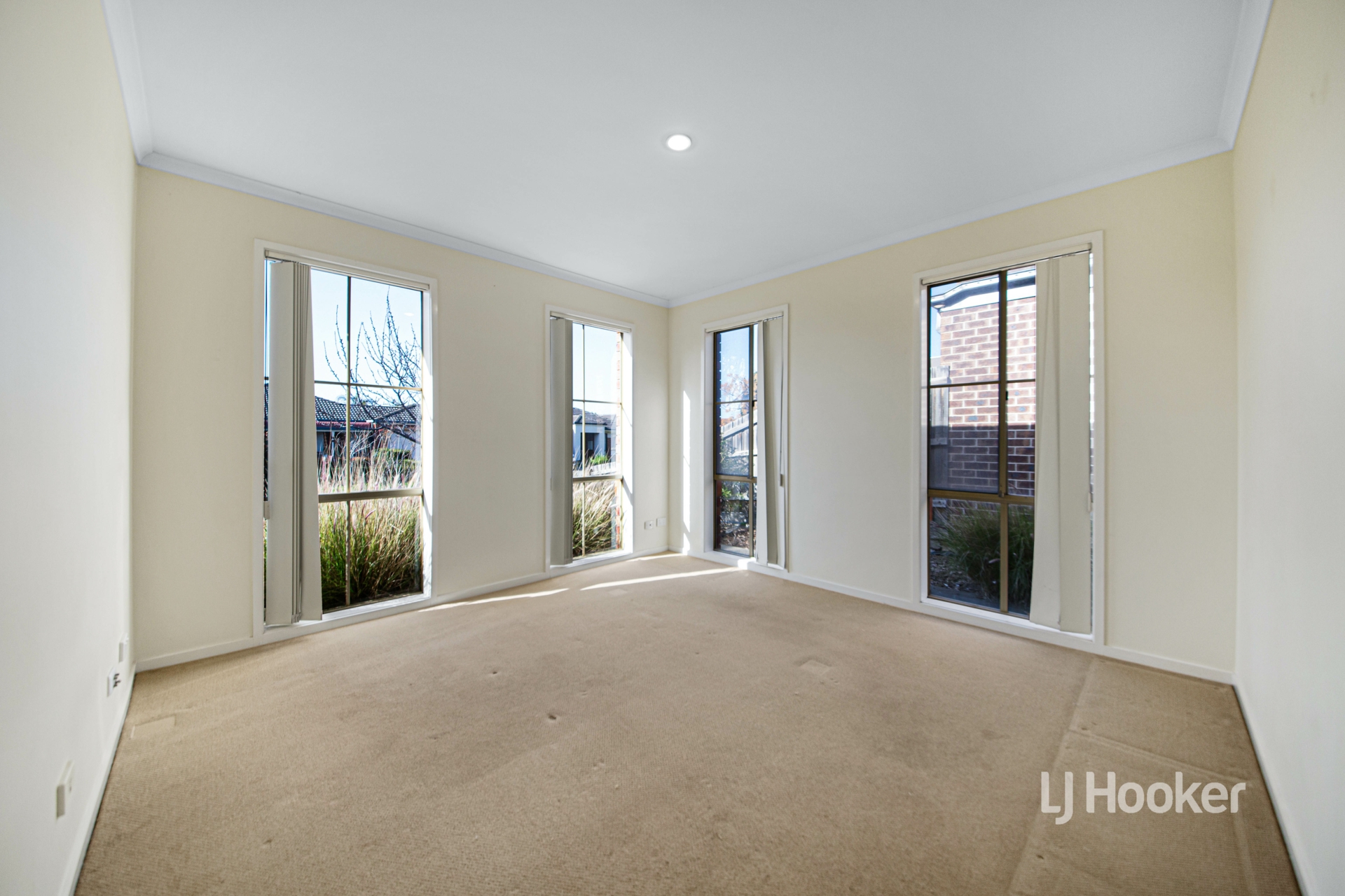23 Leda Drive — photo 3 of 12