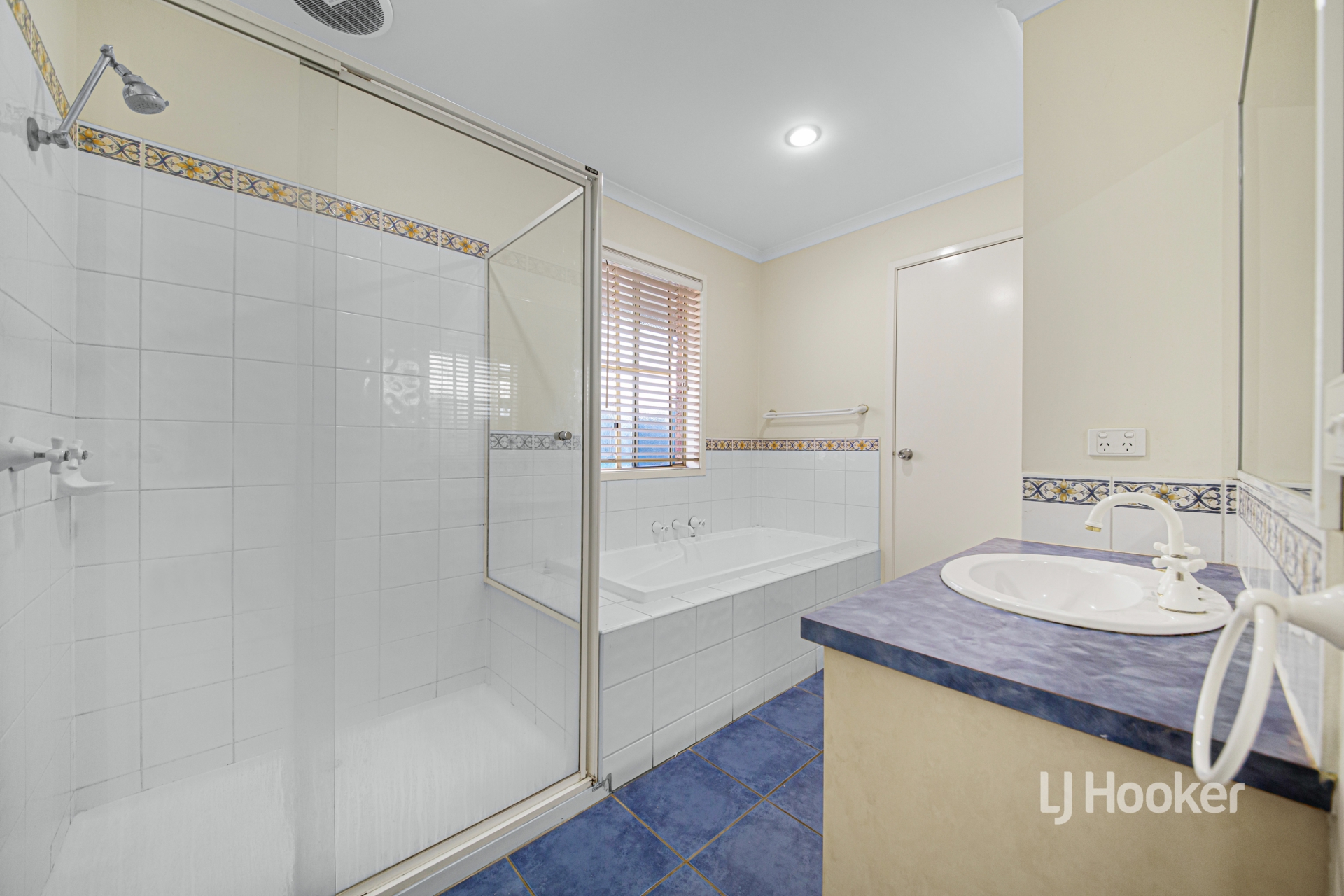 23 Leda Drive — photo 10 of 12