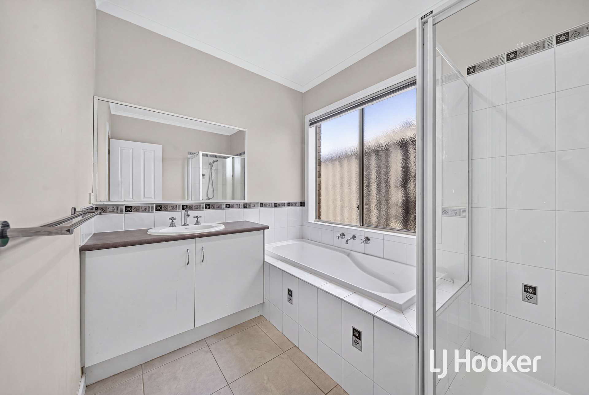 30 William McPherson Crescent — photo 9 of 14