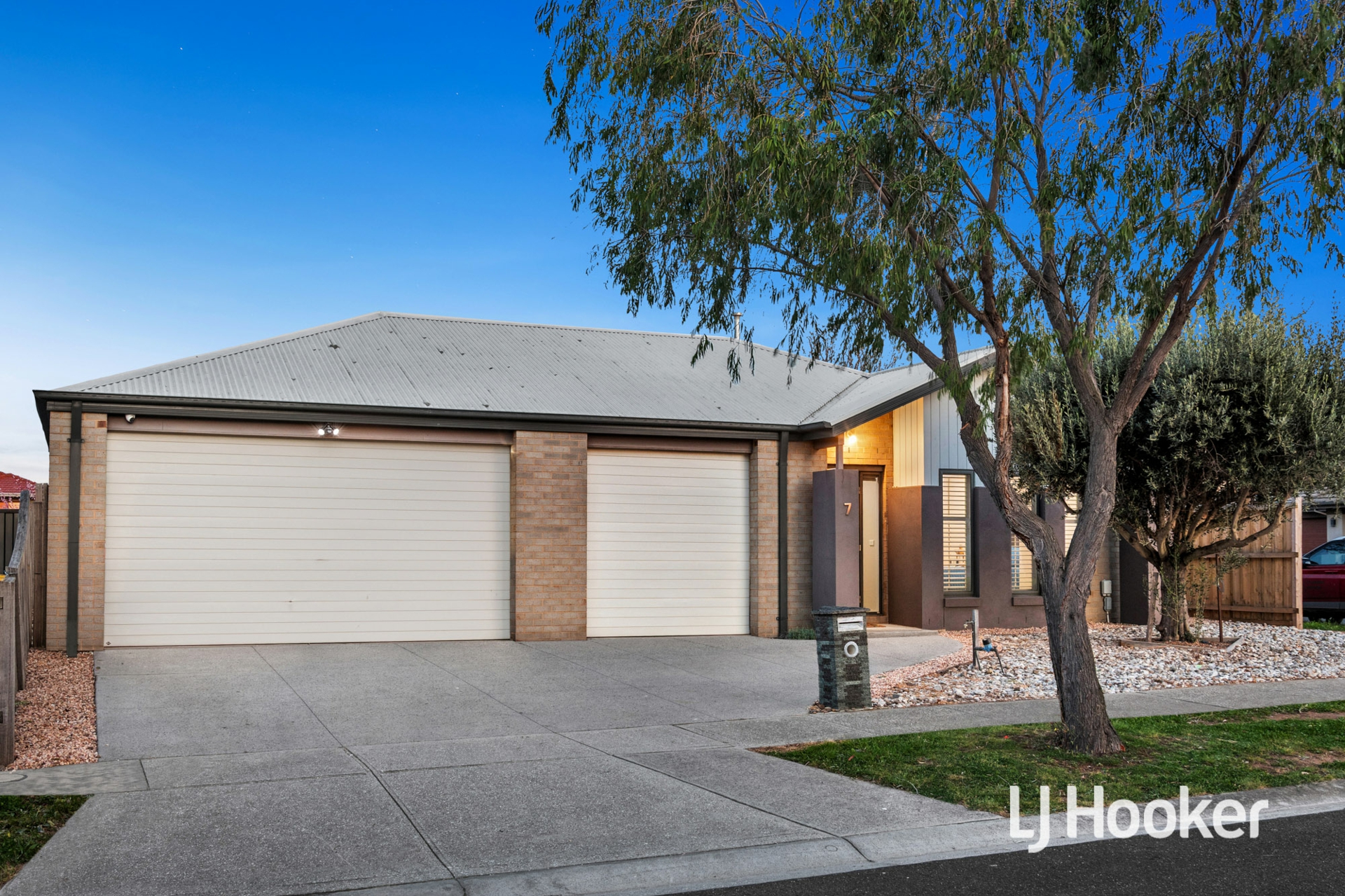 7 Geranium Way — photo from LJ Hooker Point Cook