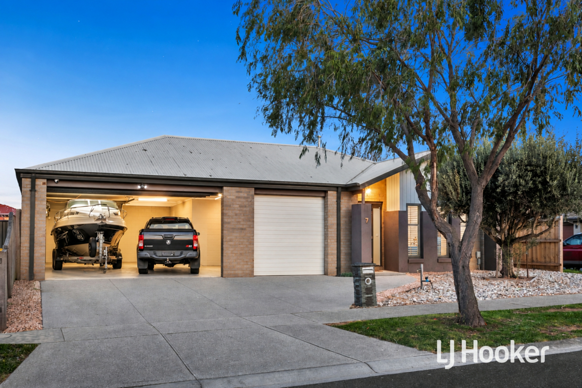 7 Geranium Way — photo 2 of 21