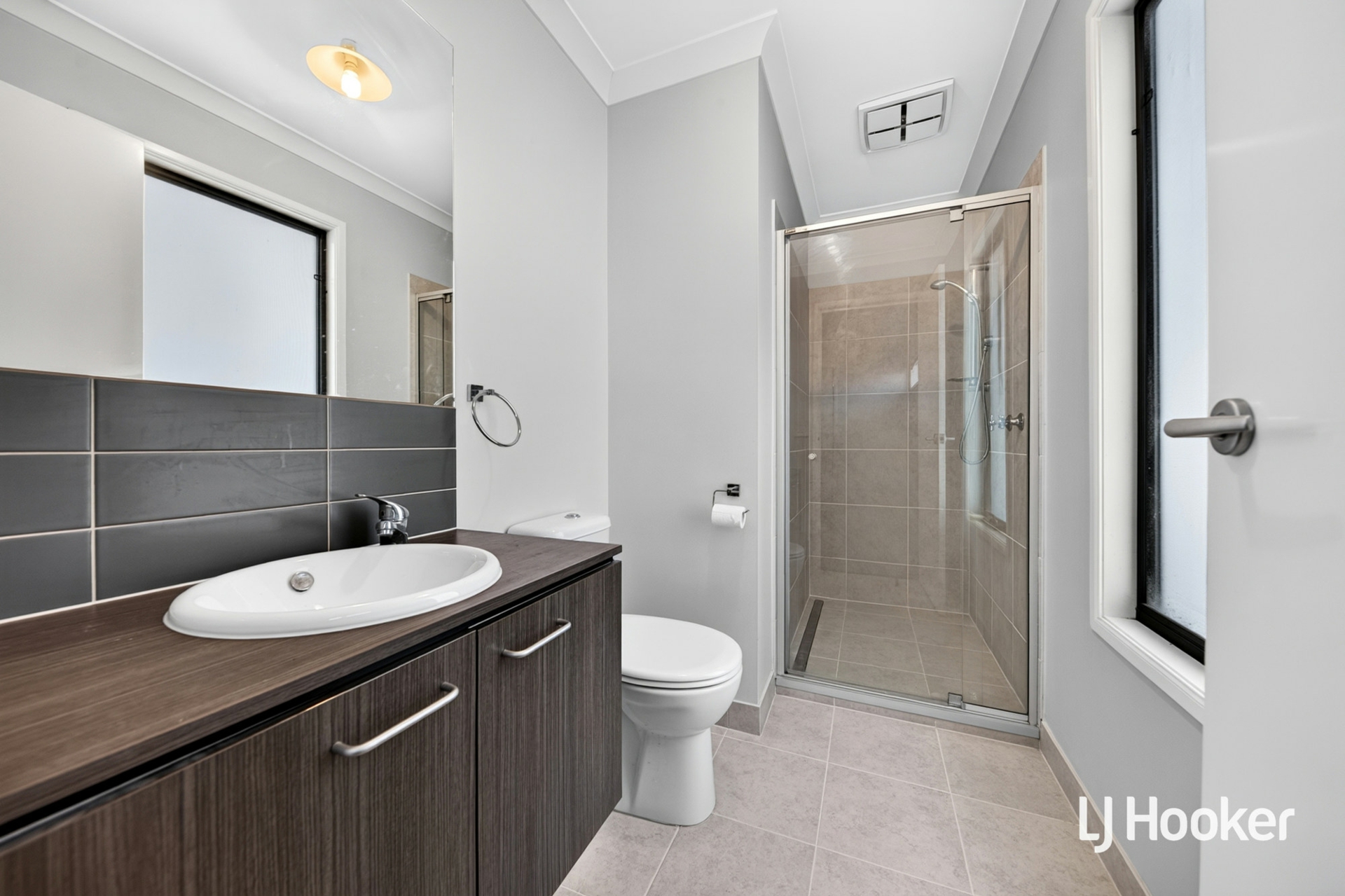 4 Suva Street — photo 10 of 16