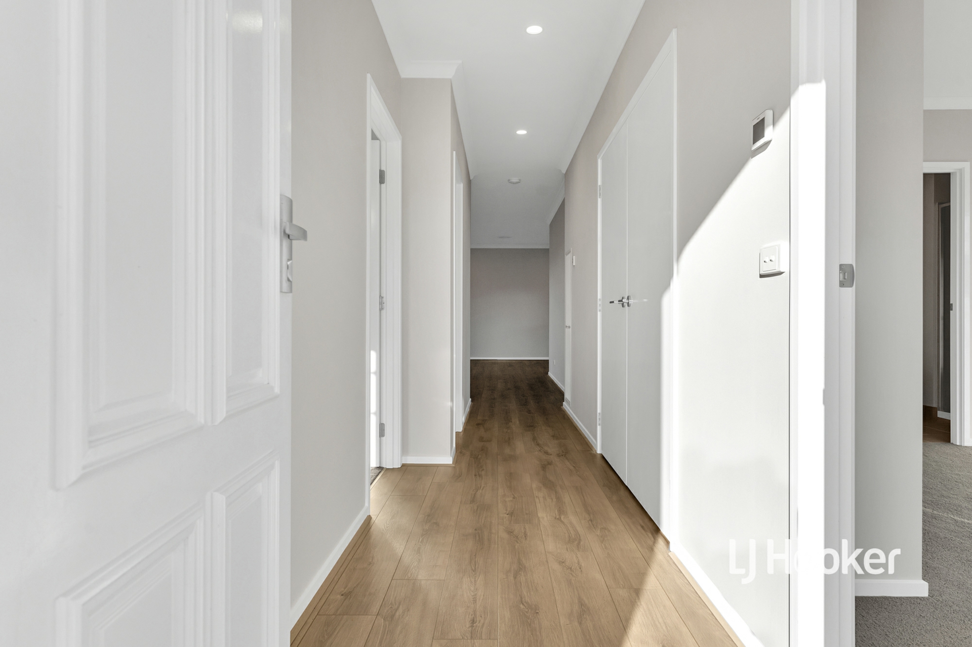 7 Arkport Way — photo 2 of 12