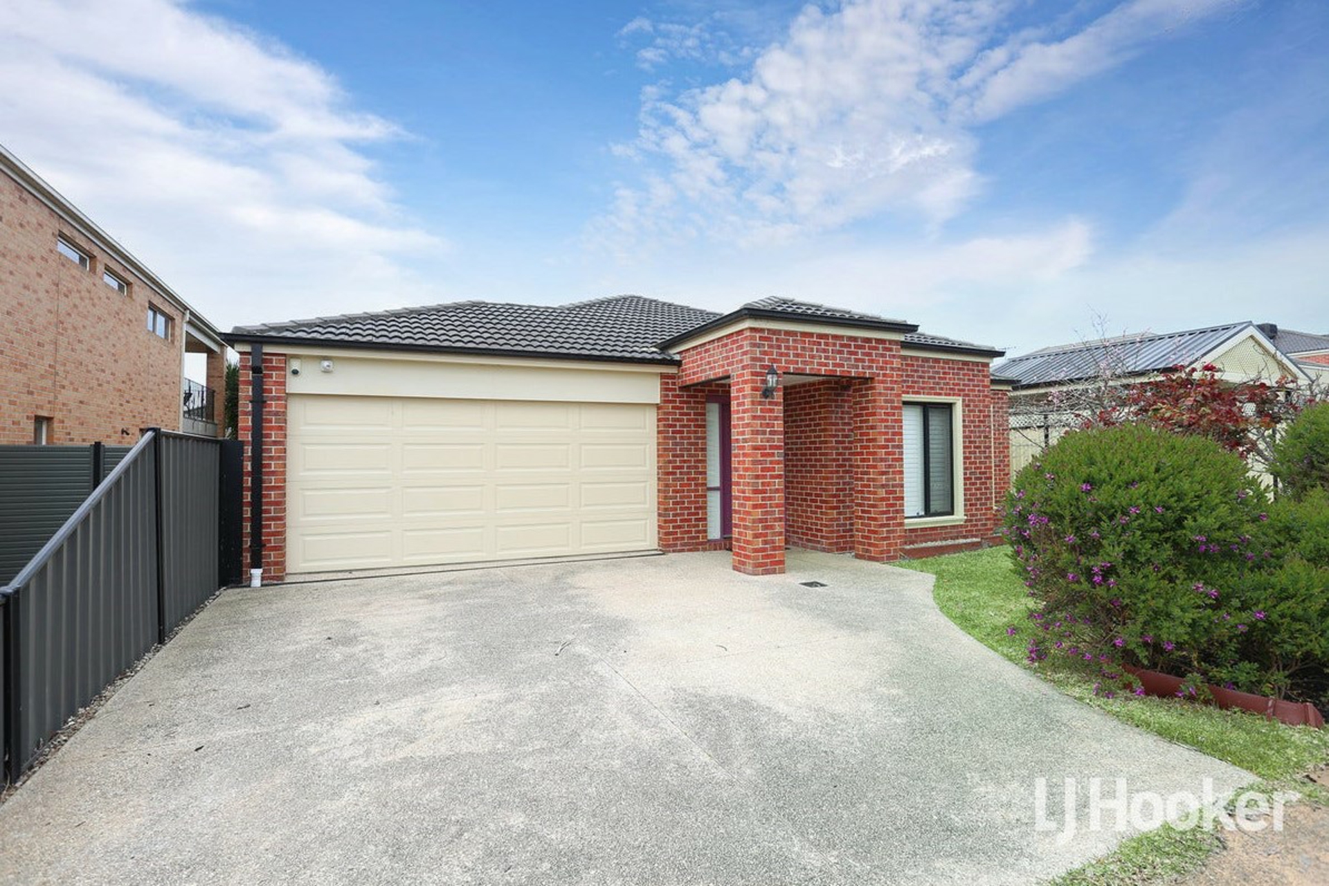 3 Cowan Parkway — photo 2 of 10