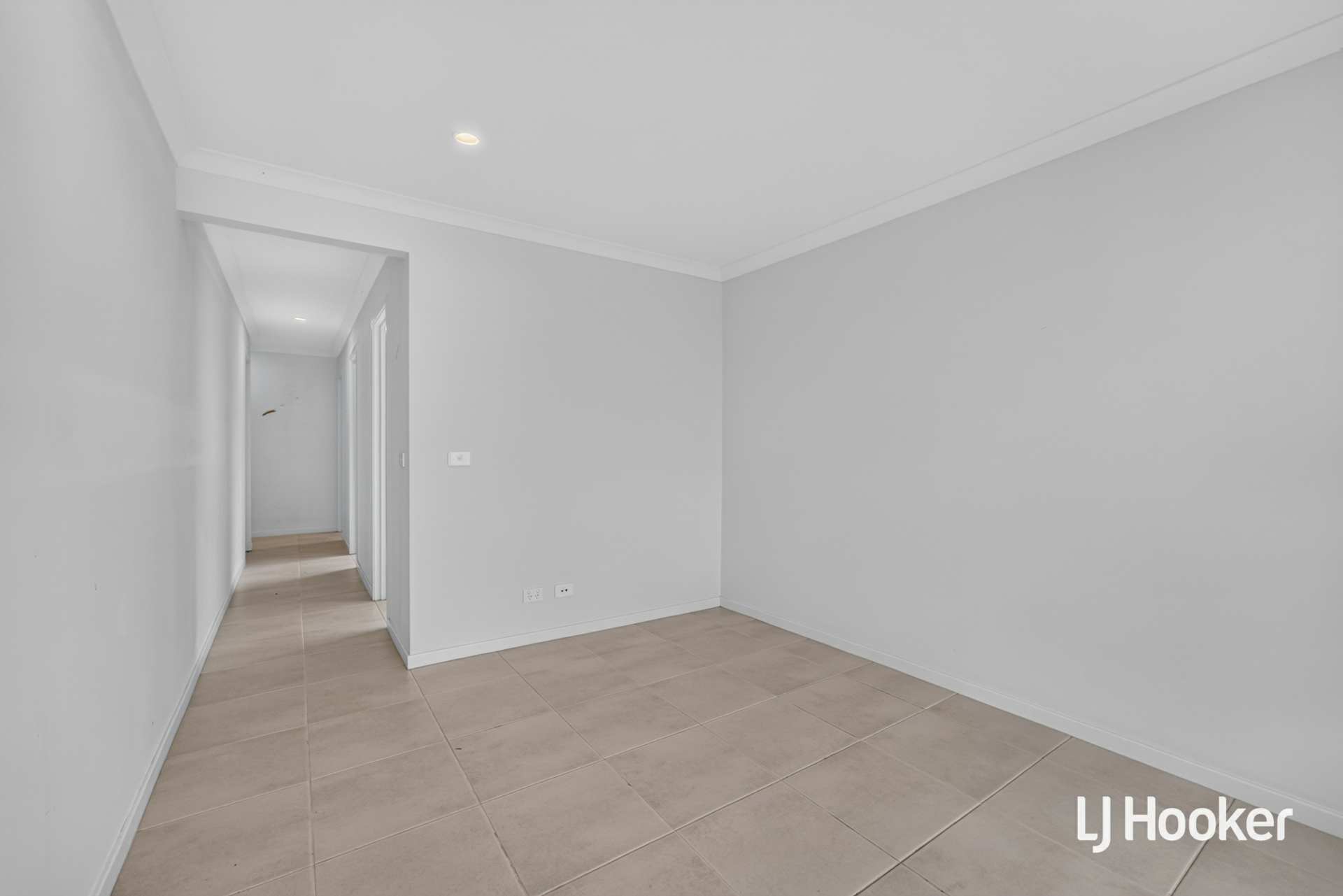 20 Josephine Street — photo 2 of 13