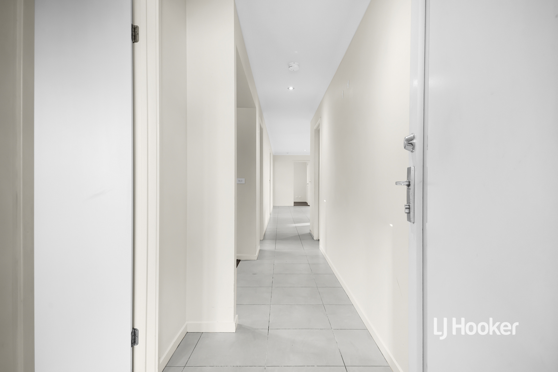 21 Michael Place — photo 2 of 16