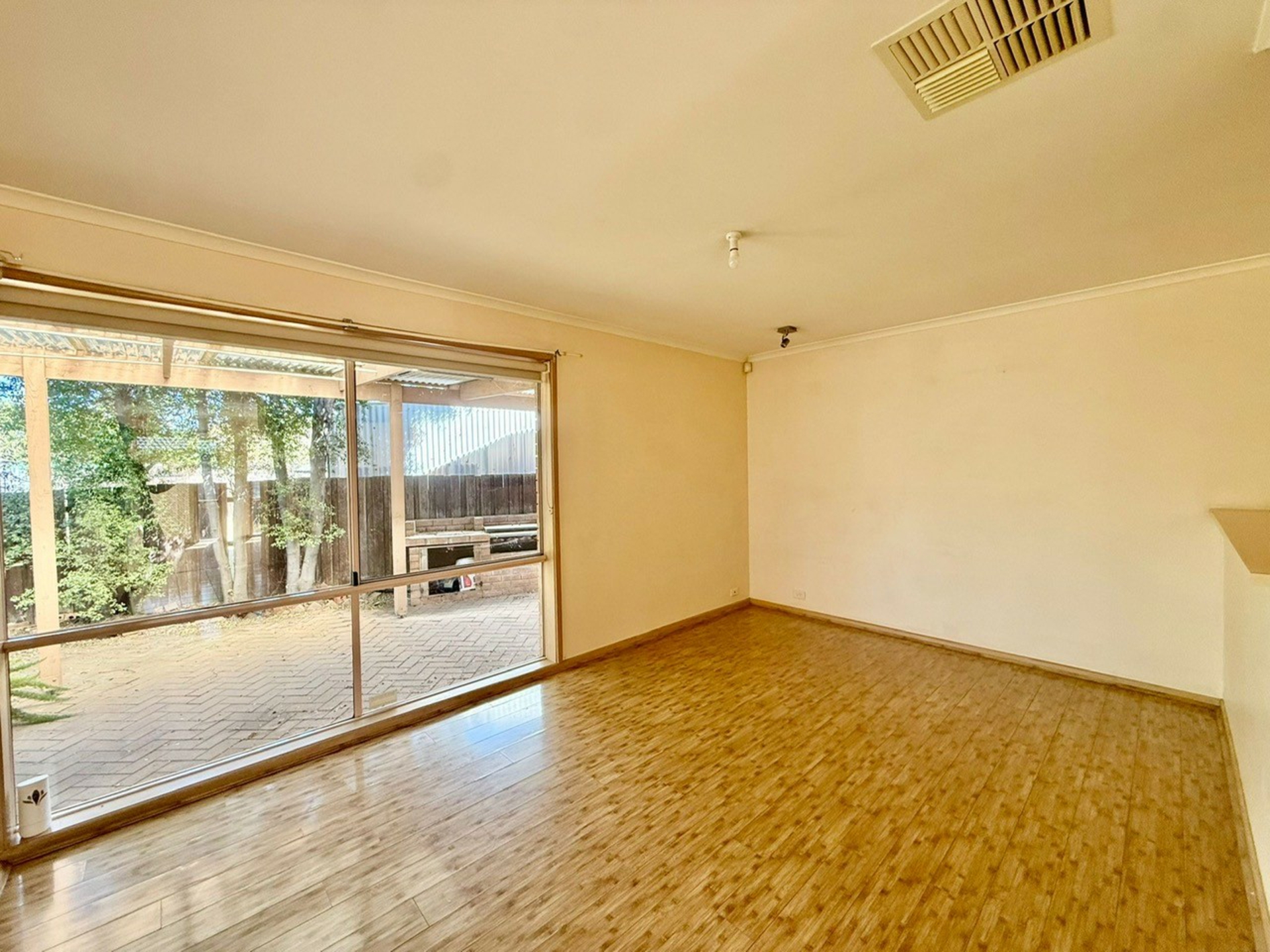 8 Macks Place — photo 4 of 9