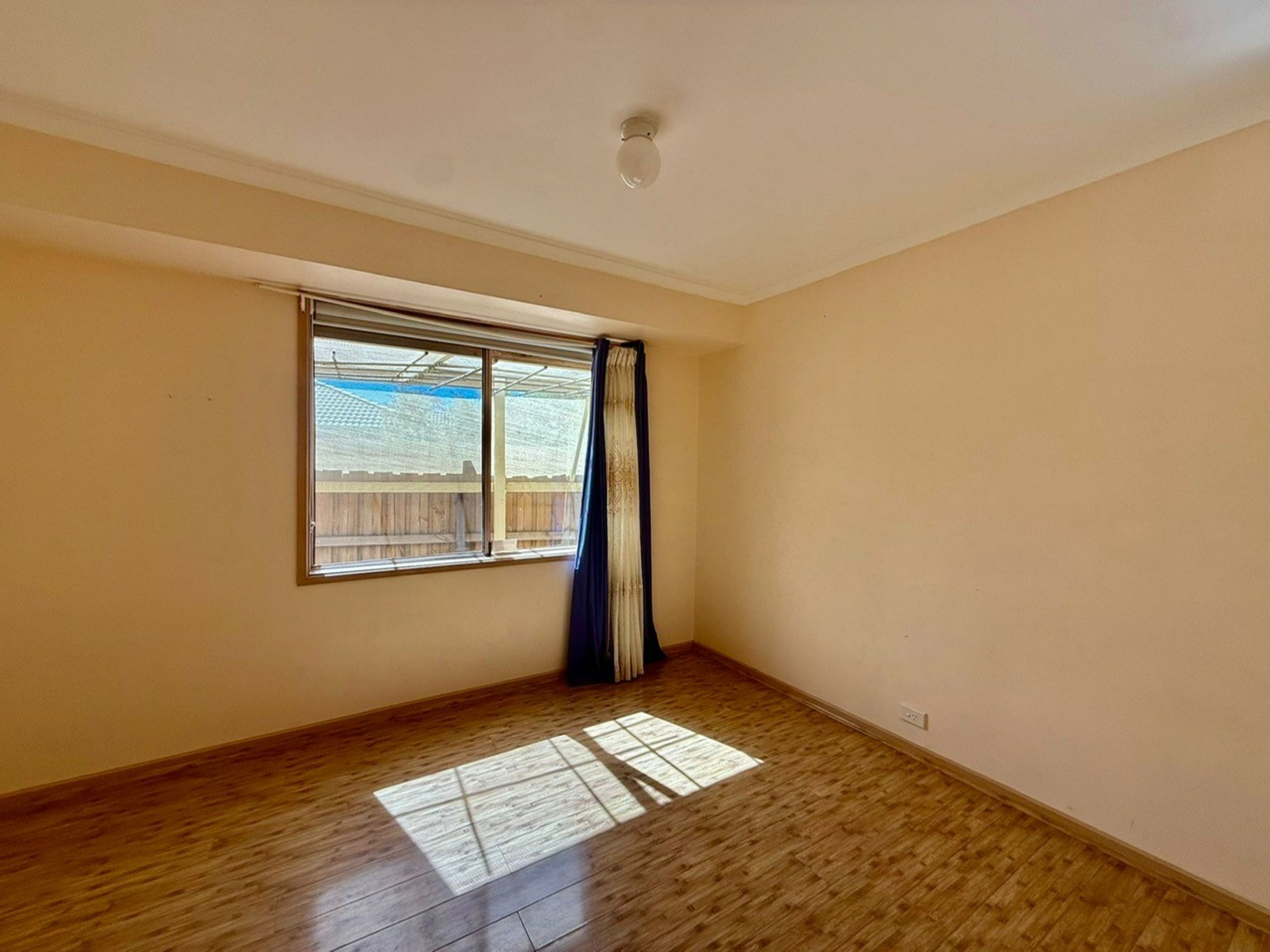 8 Macks Place — photo 6 of 9