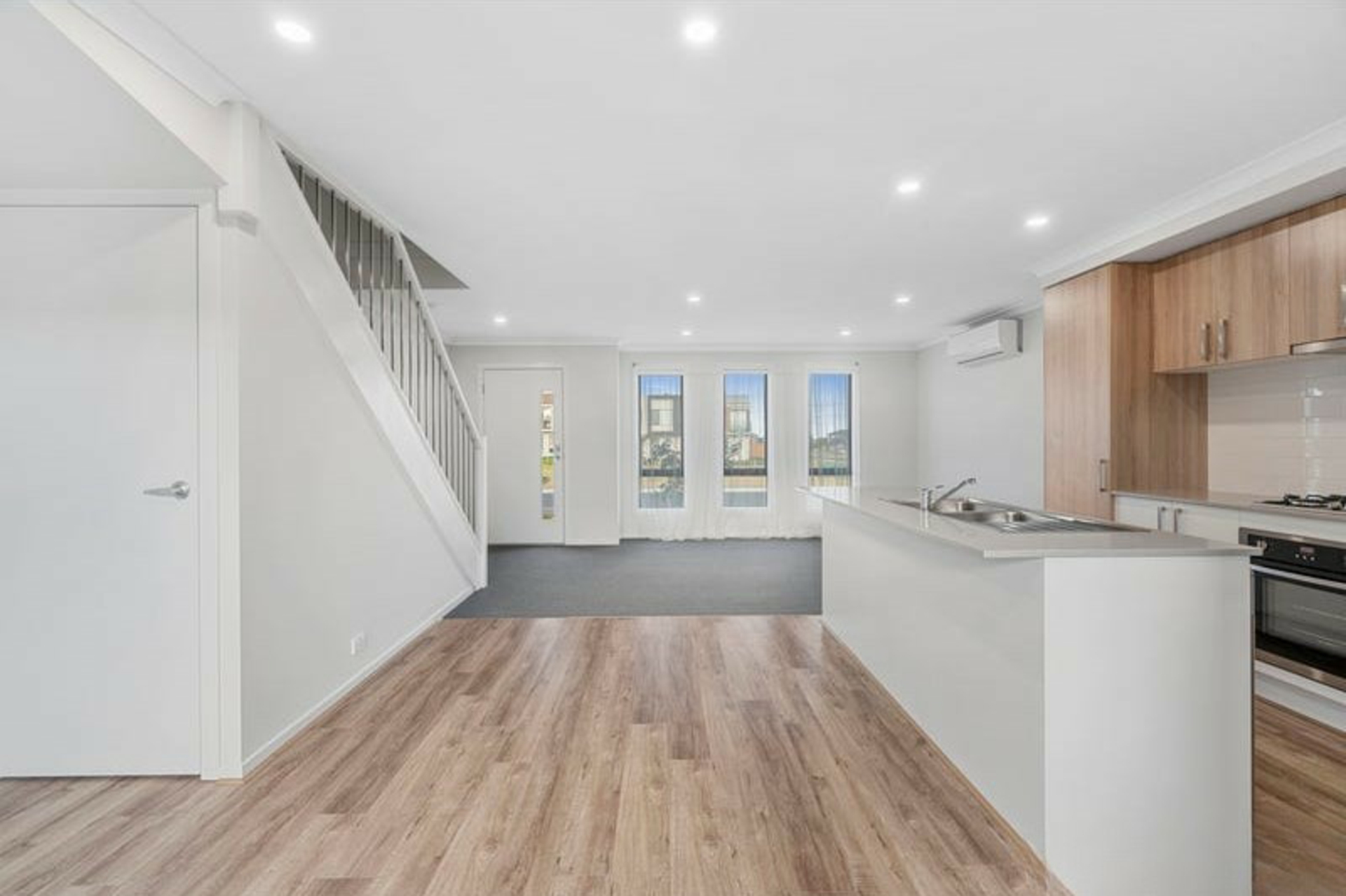 957 Morris Road — photo 2 of 14