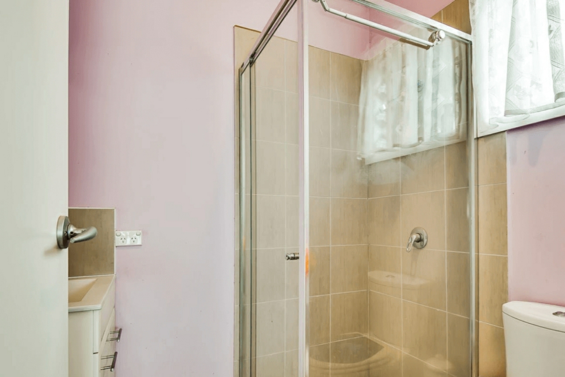 9 Lazor Street — photo 10 of 14