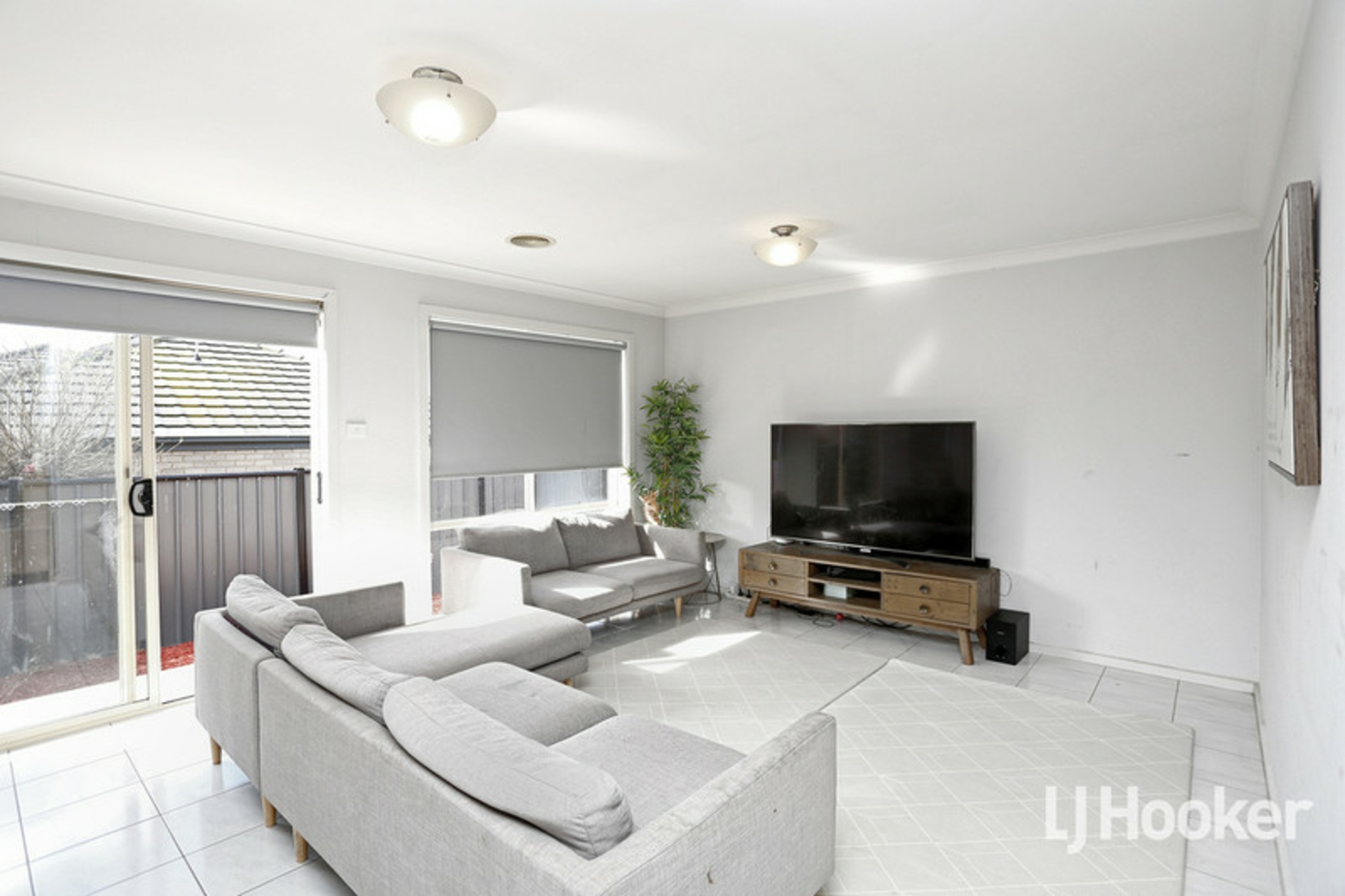 2 Dexter Grove — photo 3 of 9