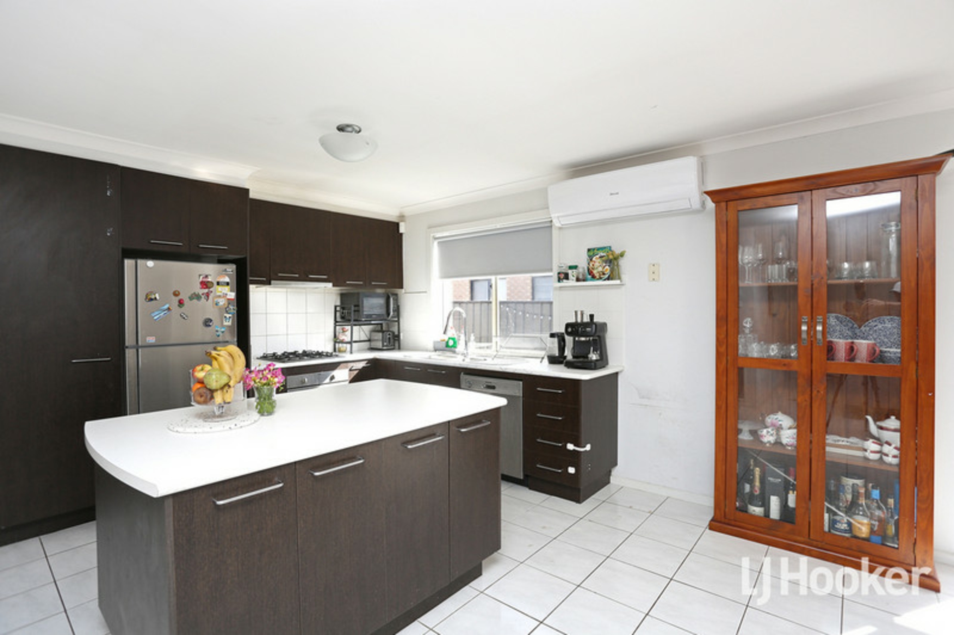 2 Dexter Grove — photo 4 of 9
