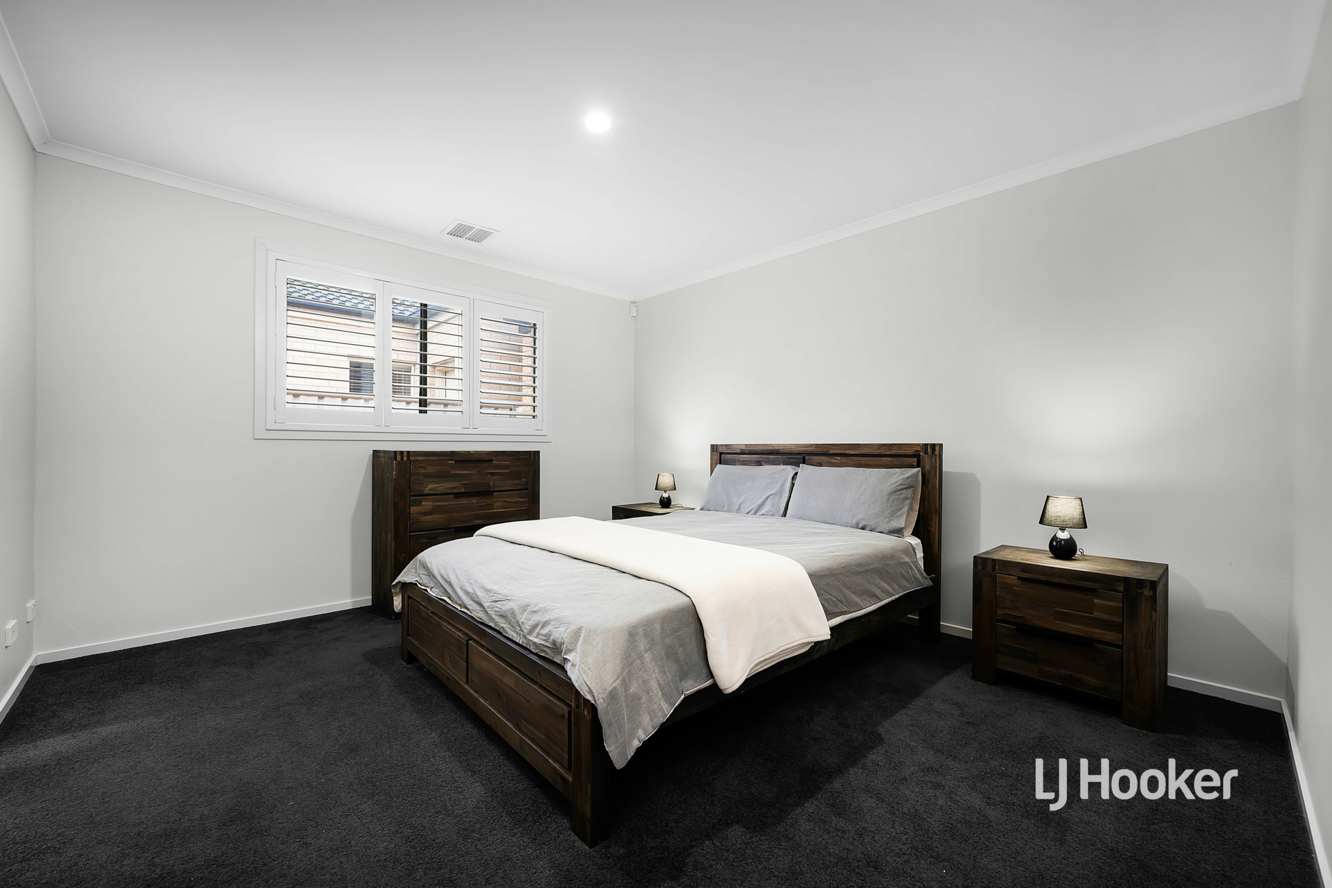 32 Parkvista Drive — photo 4 of 11