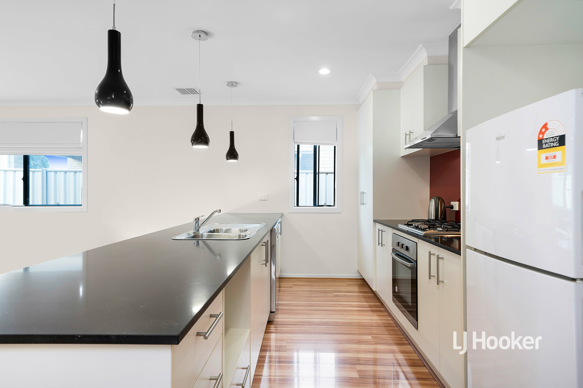 32 Parkvista Drive — photo 6 of 11