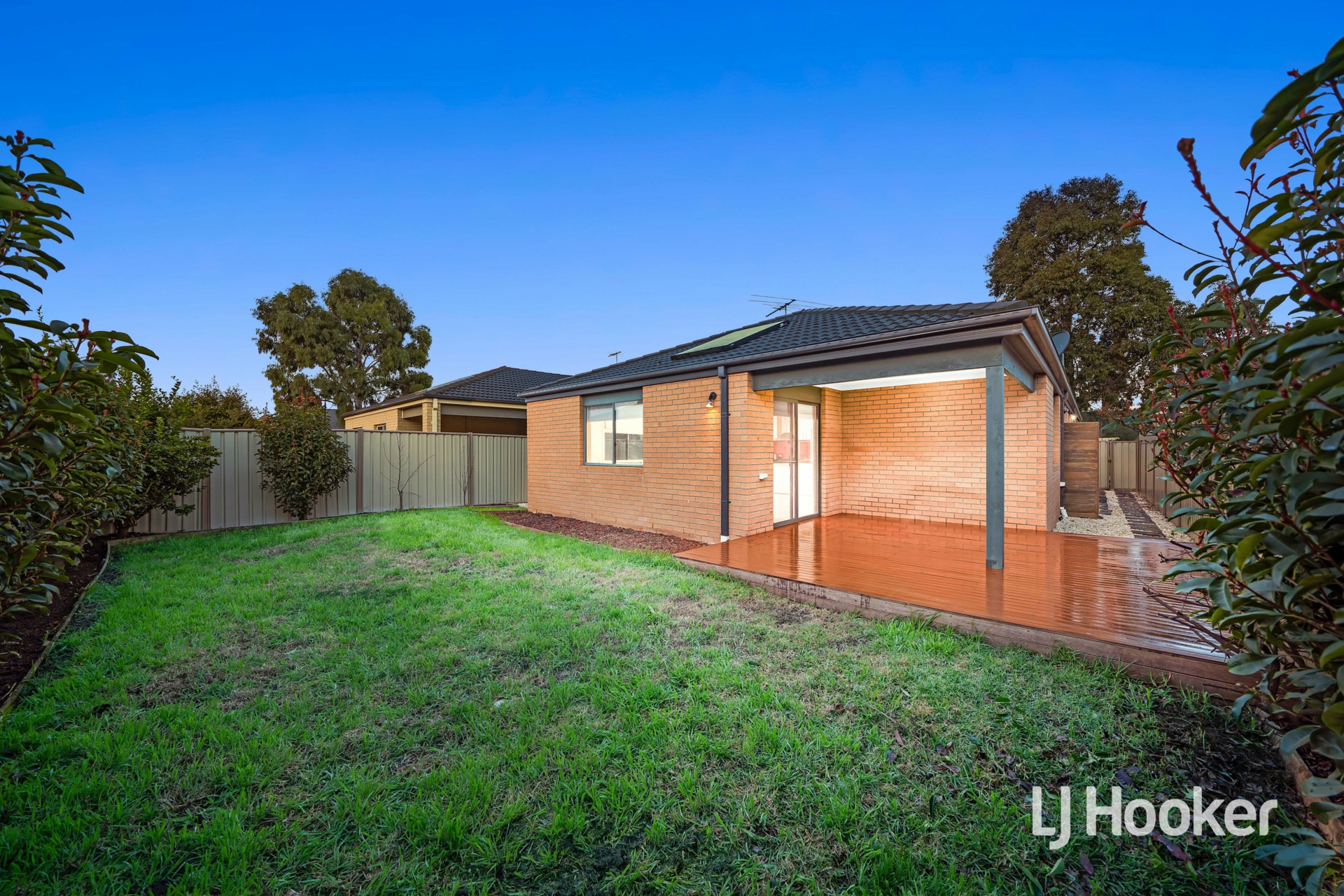 32 Parkvista Drive — photo 10 of 11