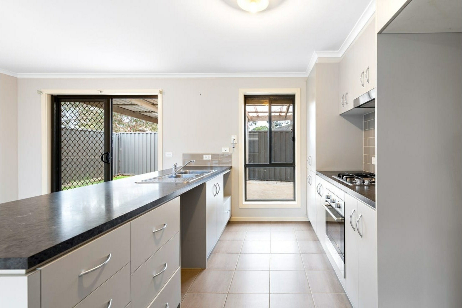 13 Weavers Street — photo 6 of 12