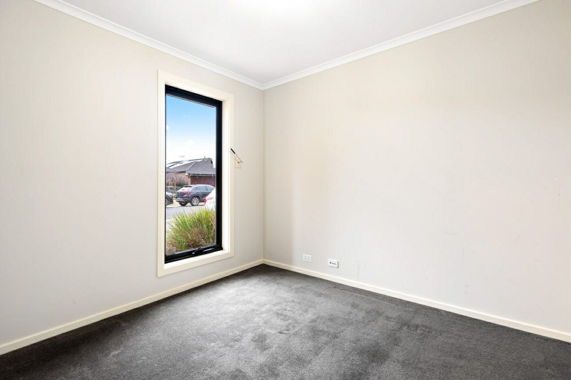 13 Weavers Street — photo 7 of 12