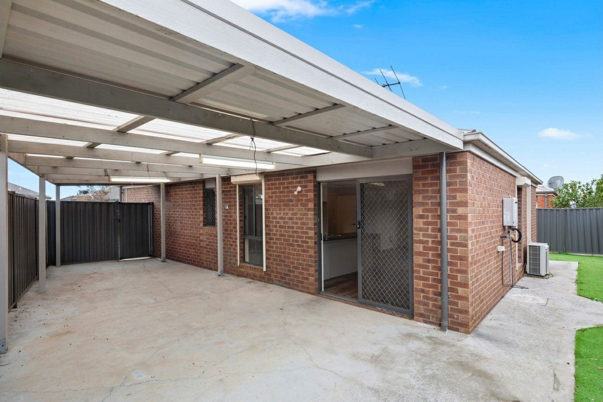 13 Weavers Street — photo 10 of 12
