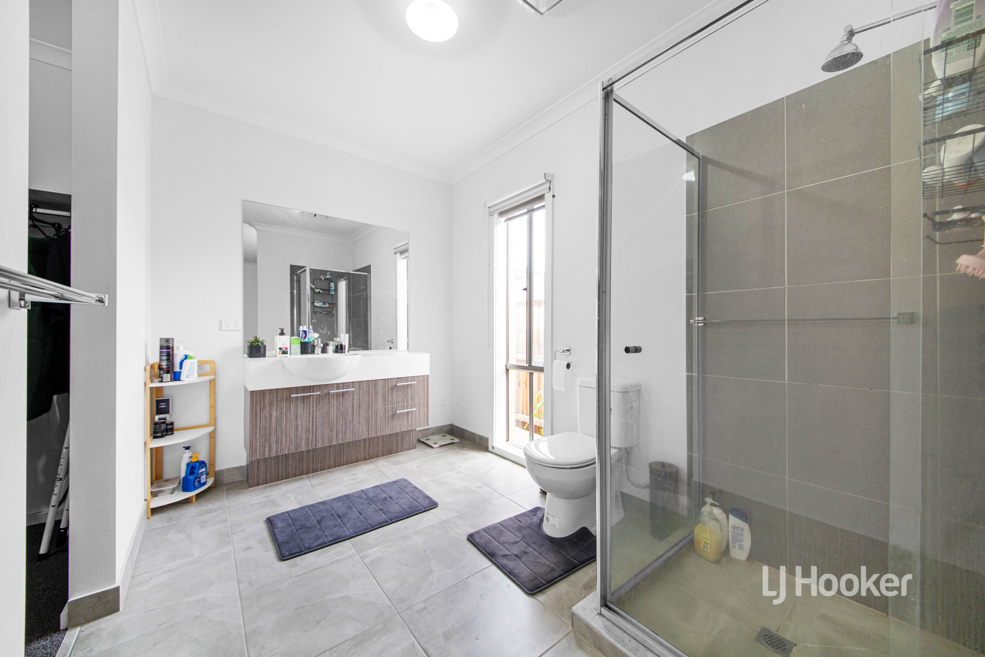 17 Laflin Avenue — photo 14 of 16