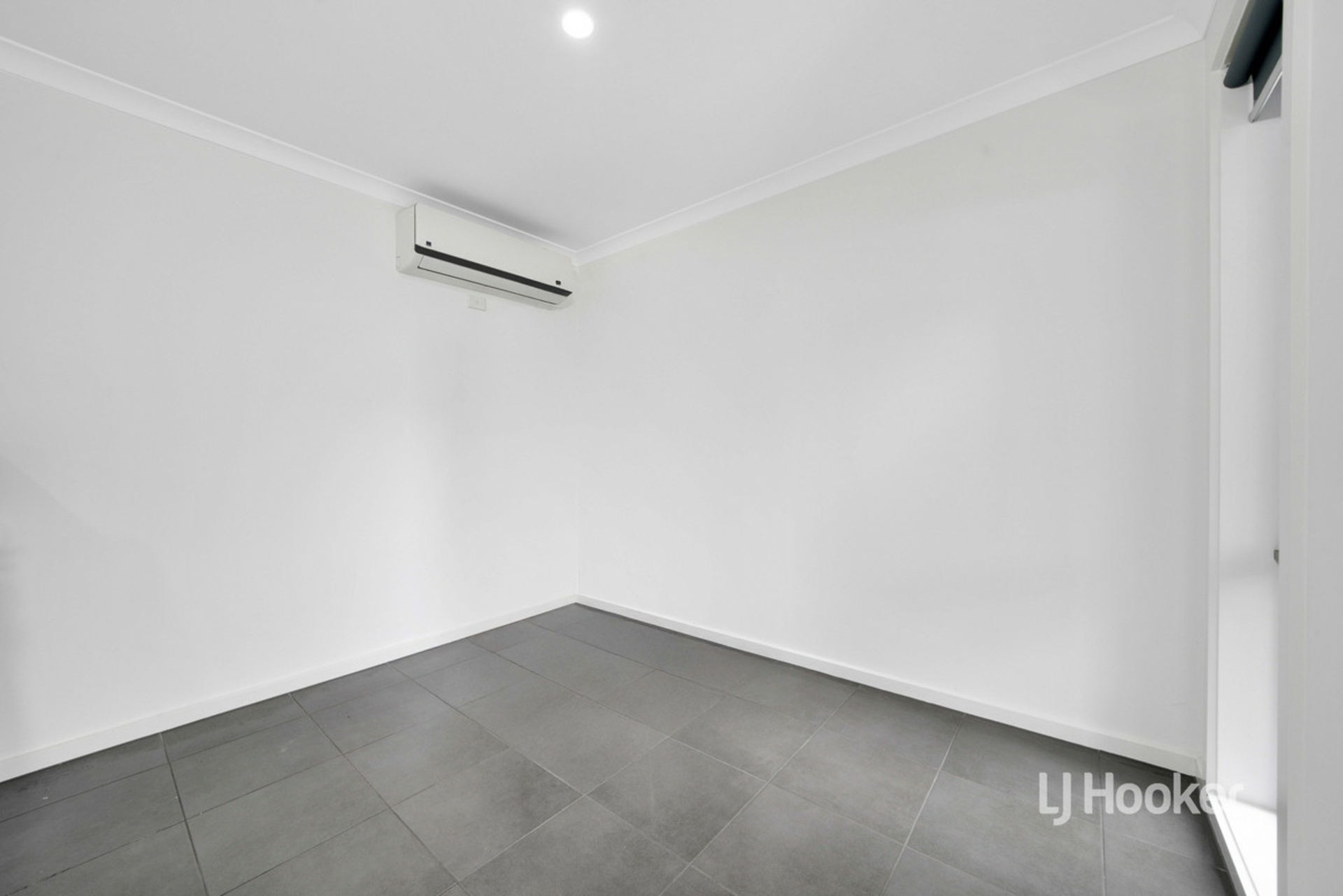 8 Mingay Close — photo 5 of 13