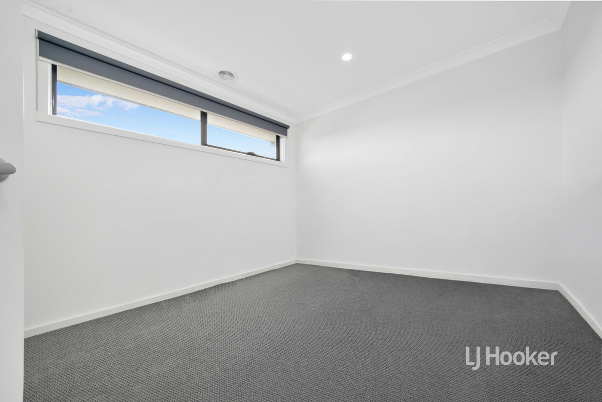 8 Mingay Close — photo 12 of 13