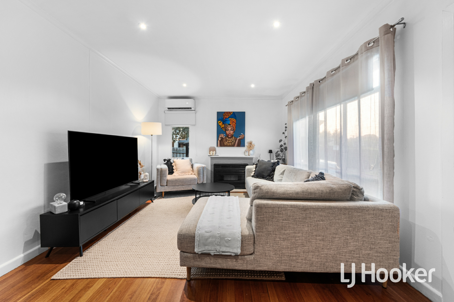 19 Charlesworth Street — photo 3 of 17