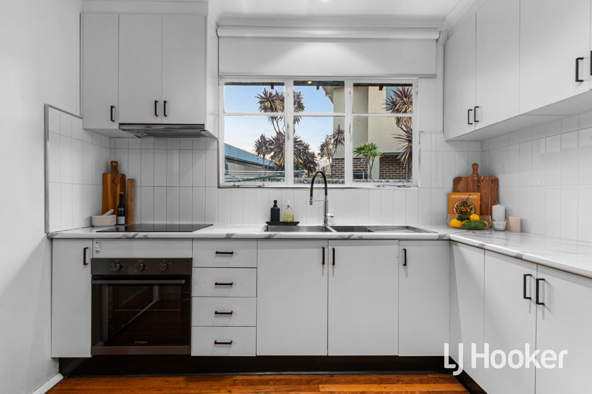 19 Charlesworth Street — photo 6 of 17