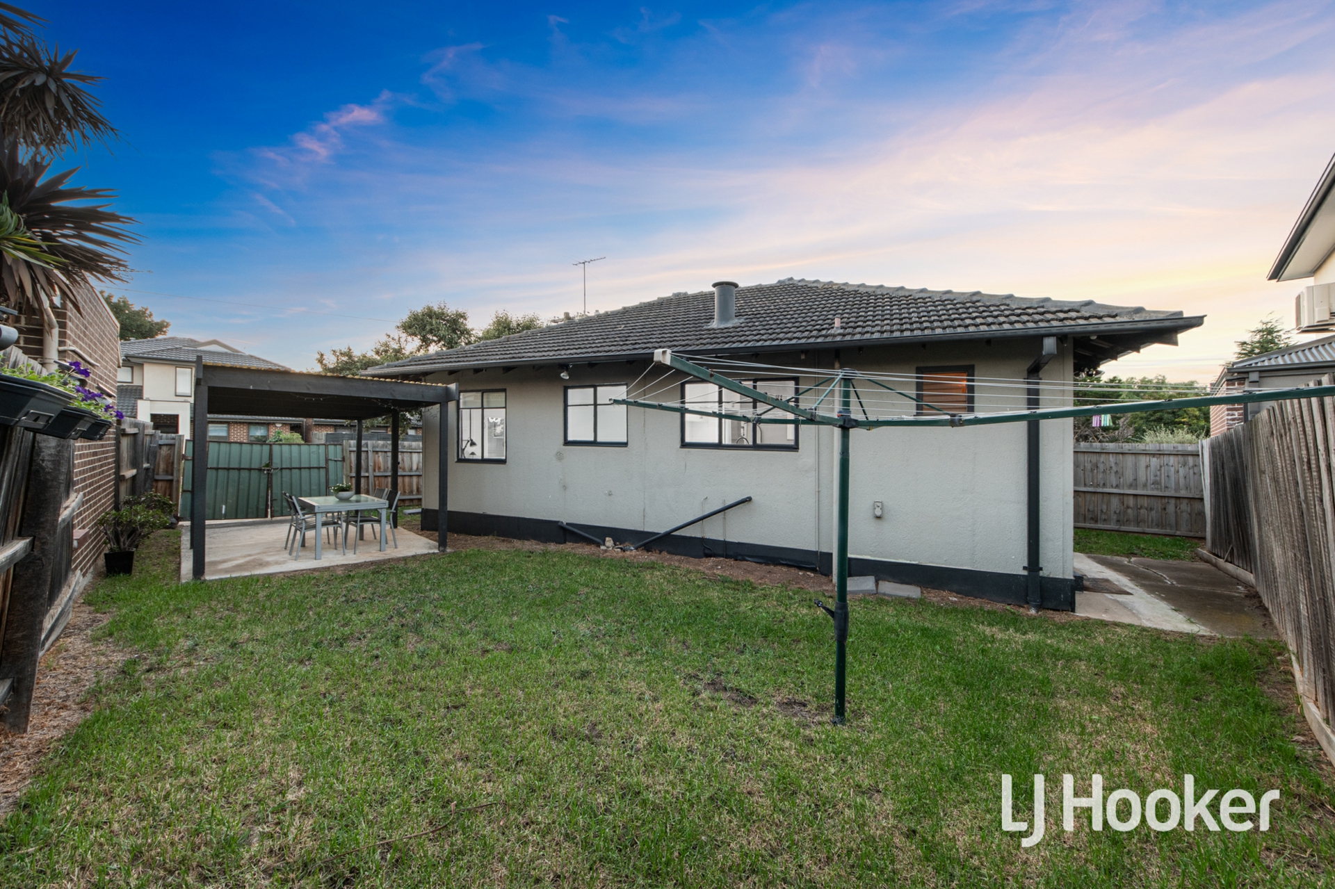 19 Charlesworth Street — photo 12 of 17