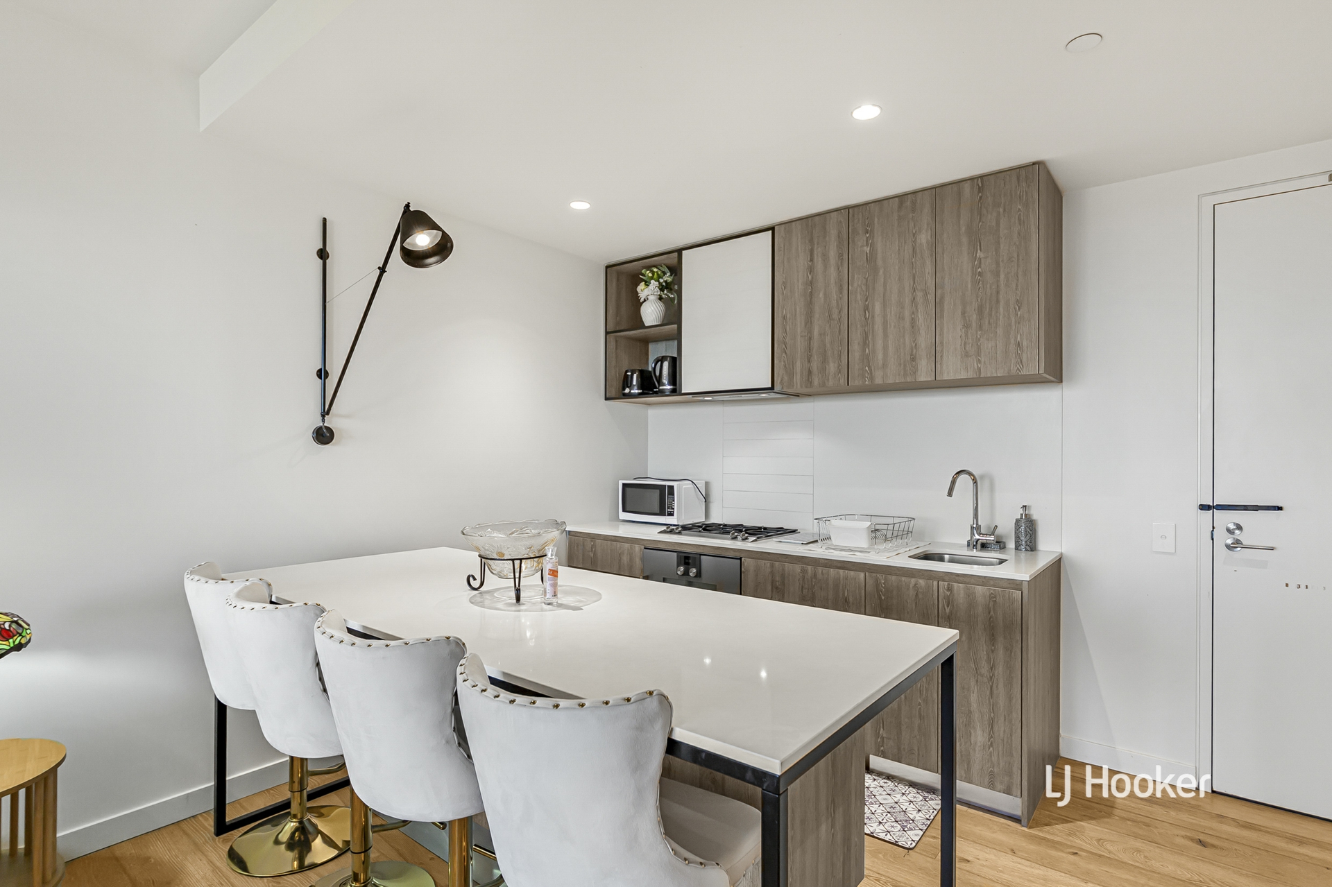 115/33 Quay Boulevard — photo 12 of 17