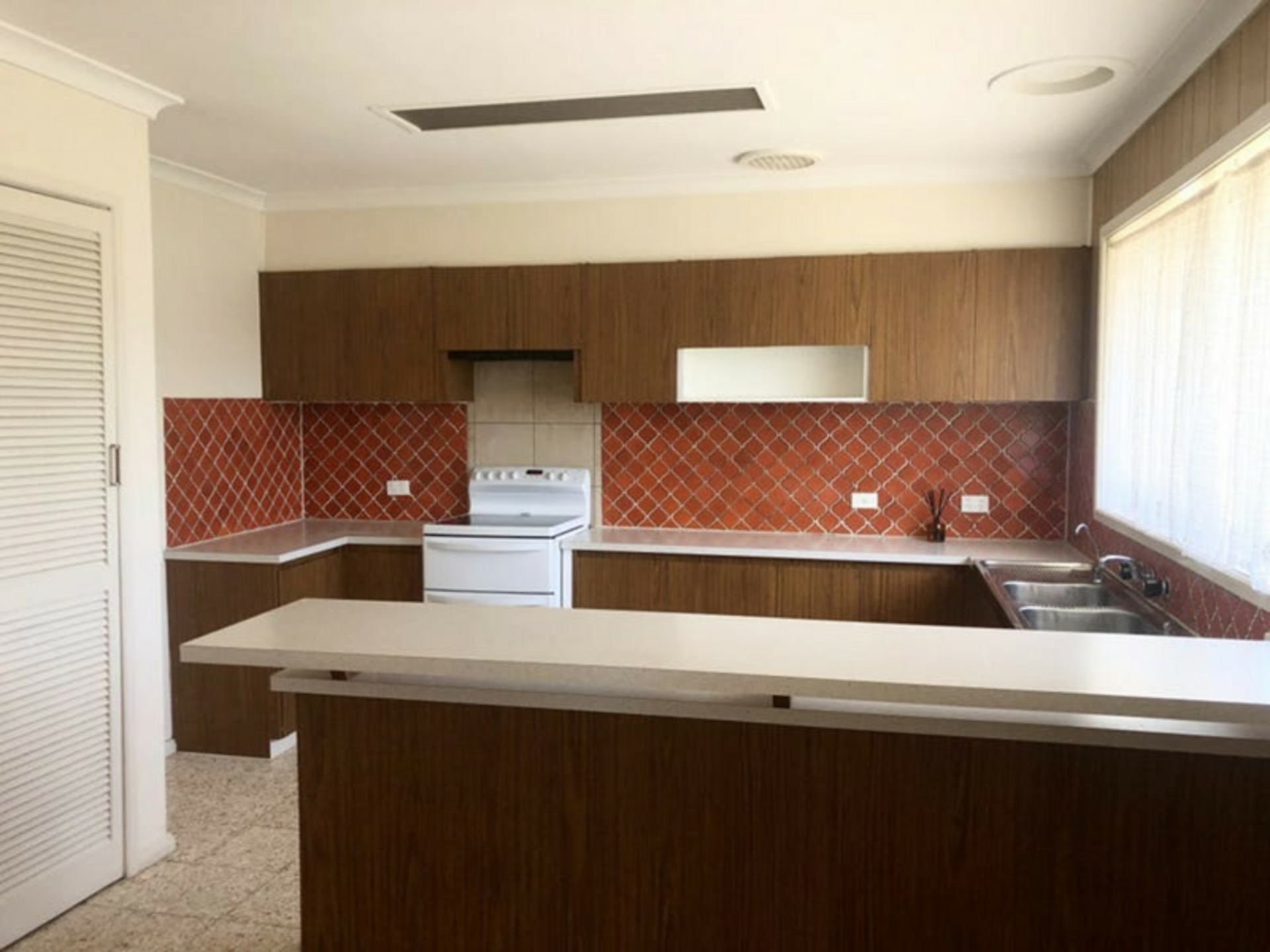 23 Madison Drive — photo 4 of 6