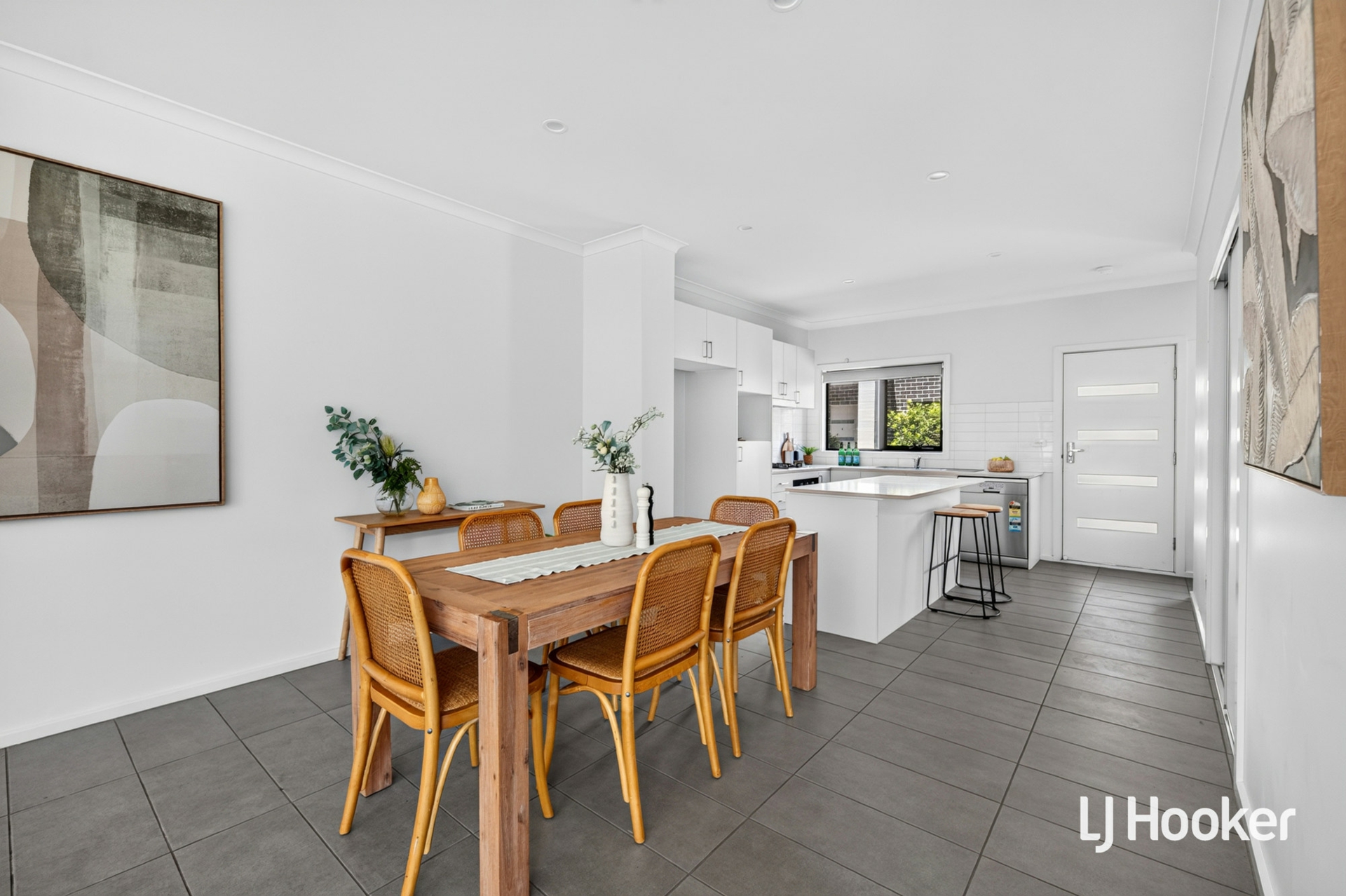 10/37 Latham Street — photo 5 of 14