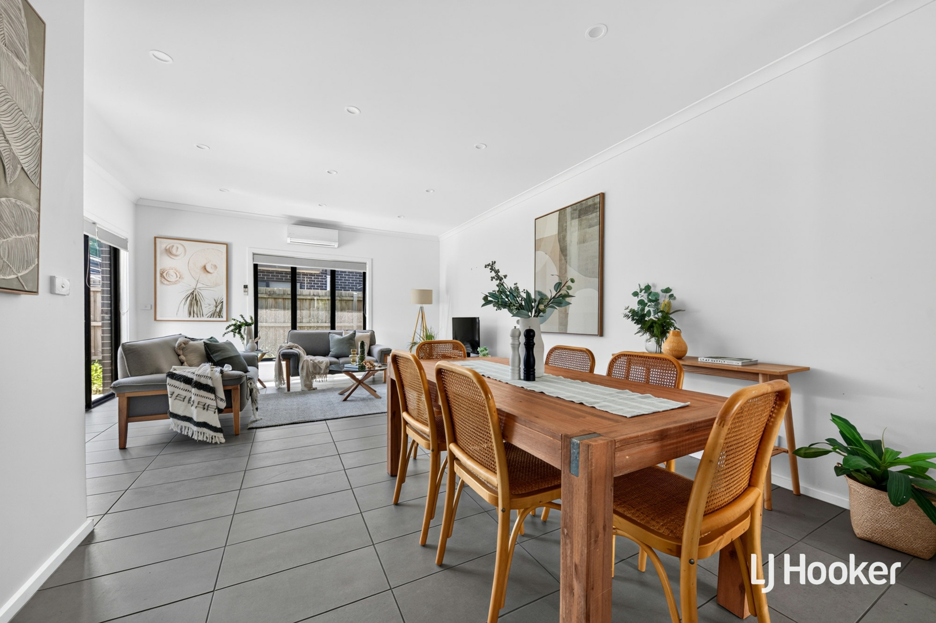 10/37 Latham Street — photo 6 of 14