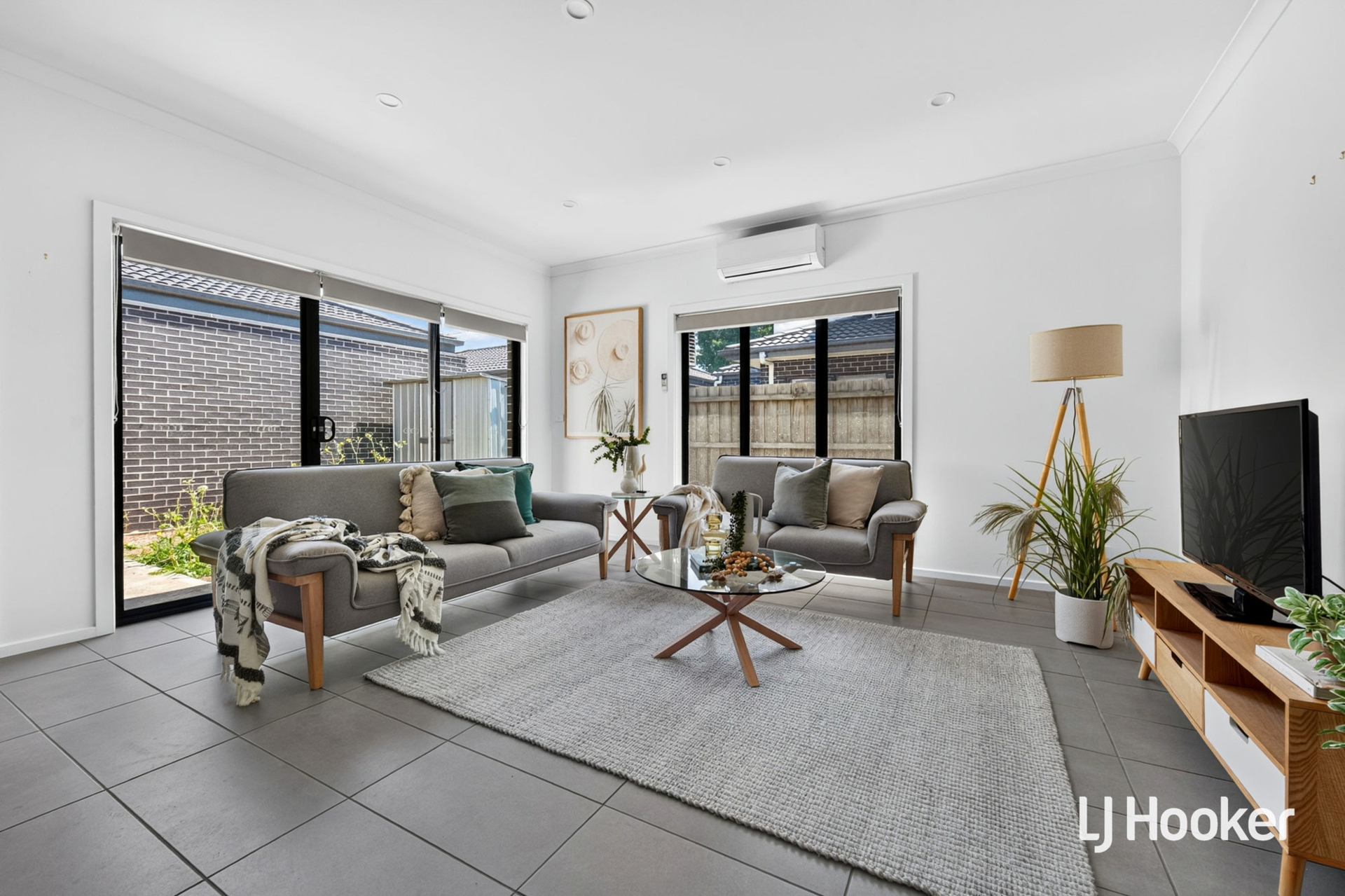 10/37 Latham Street — photo 7 of 14