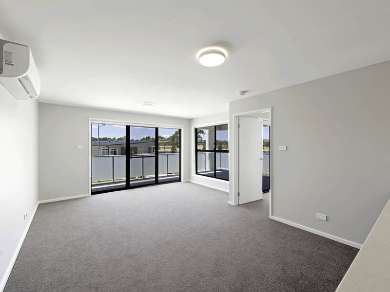 218/12 Limburg Way, GREENWAY