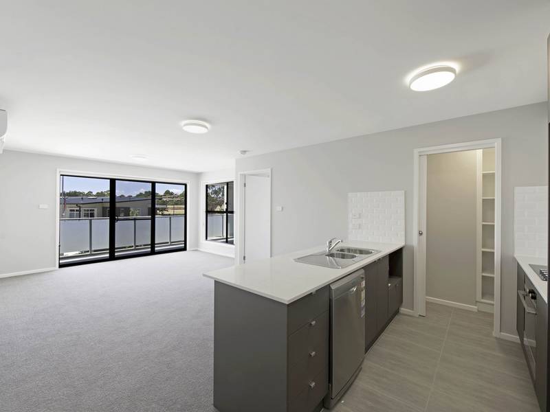 218/12 Limburg Way, GREENWAY