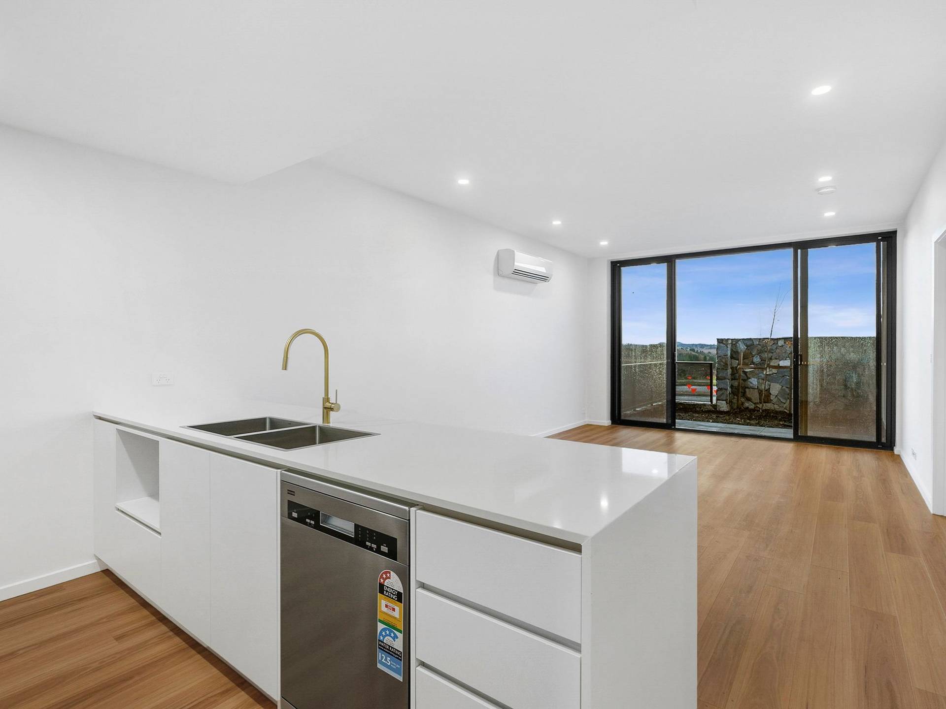 136/2 McMichael Terrace, DENMAN PROSPECT